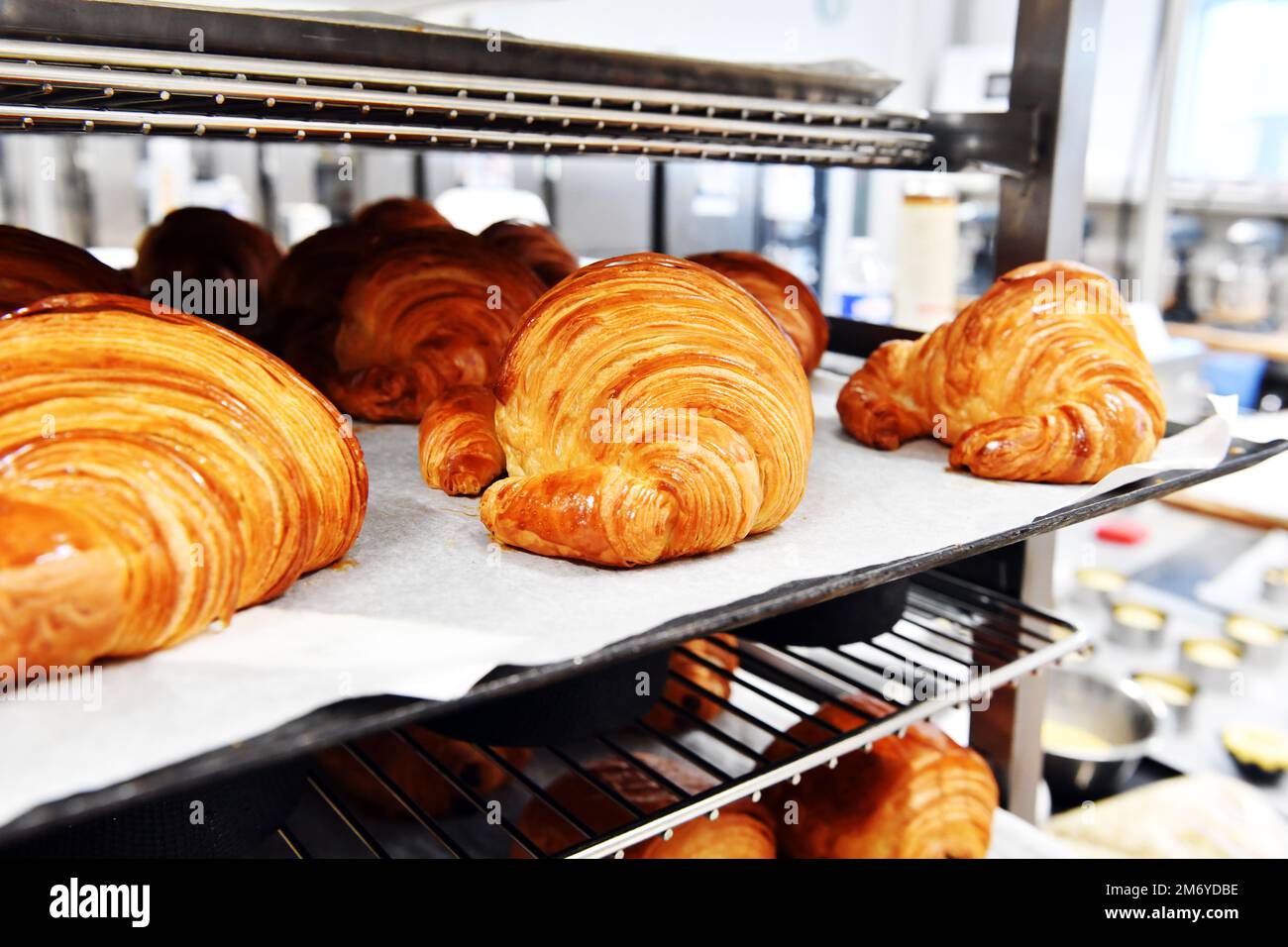 Croissant in einer Bäckerei - Frankreich Stockfoto