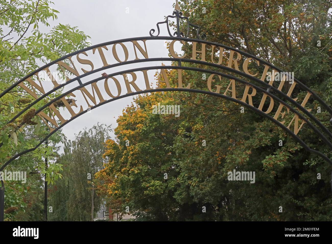 Eingang zum Winston Churchill Memorial Garden, Market St, Cheltenham, Gloucestershire, England, UK, GL50 3HU Stockfoto