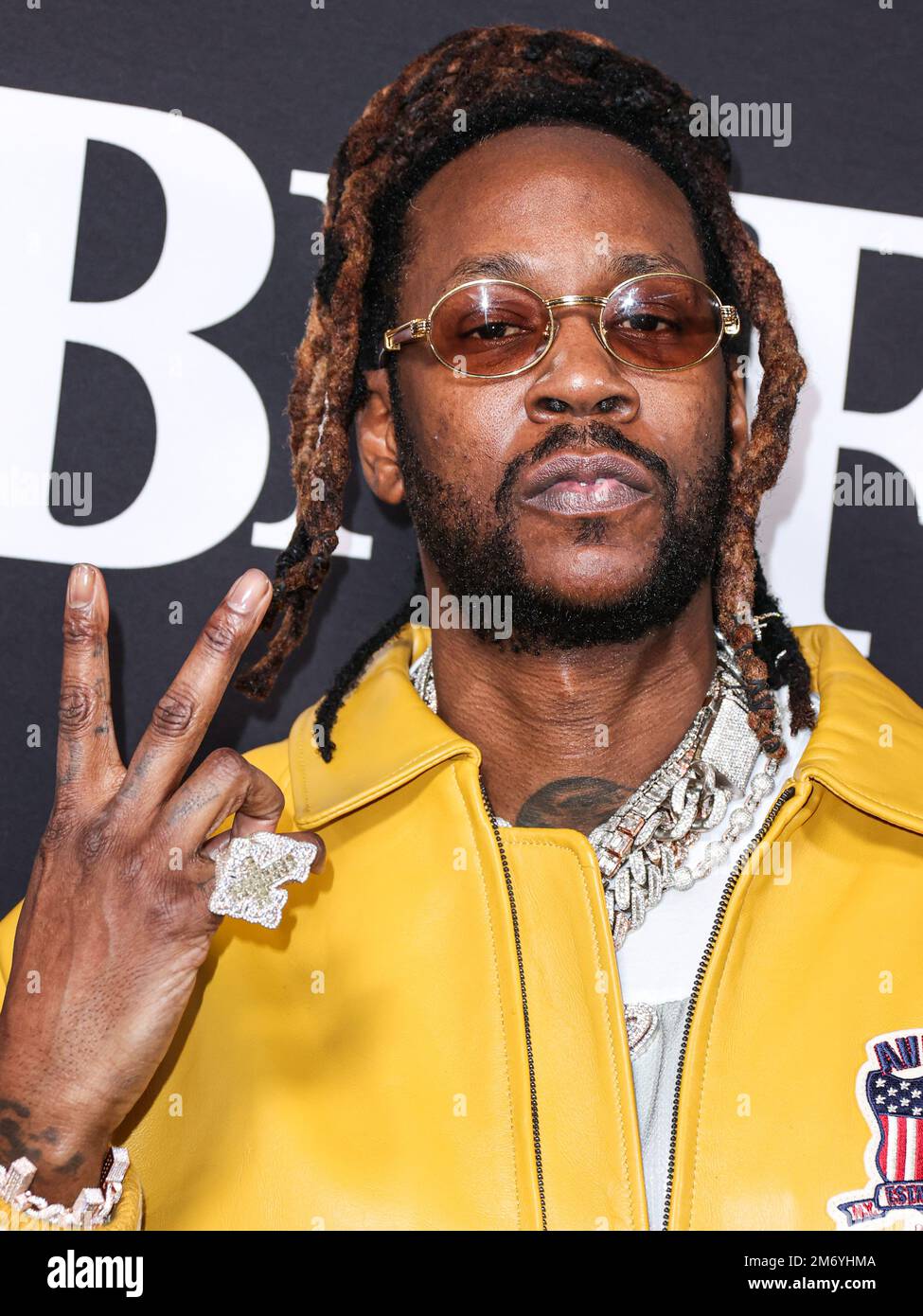 Hollywood, Usa. 05. Januar 2023. HOLLYWOOD, LOS ANGELES, KALIFORNIEN, USA - JANUAR 05: Der amerikanische Rapper 2 Chainz (Tauheed K. Epps) trifft am 5. Januar 2023 auf der Los Angeles Premiere der STARZ' 'BMF' (Black Mafia Family) Staffel 2 ein, die am. Januar im TCL Chinese Theatre IMAX in Hollywood, Los Angeles, Kalifornien, USA stattfindet. (Foto: Xavier Collin/Image Press Agency) Kredit: Image Press Agency/Alamy Live News Stockfoto