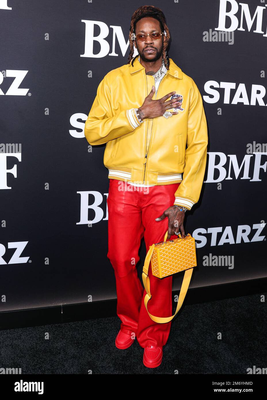 HOLLYWOOD, LOS ANGELES, KALIFORNIEN, USA - JANUAR 05: Der amerikanische Rapper 2 Chainz (Tauheed K. Epps) trifft am 5. Januar 2023 auf der Los Angeles Premiere der STARZ' 'BMF' (Black Mafia Family) Staffel 2 ein, die am. Januar im TCL Chinese Theatre IMAX in Hollywood, Los Angeles, Kalifornien, USA stattfindet. (Foto von Xavier Collin/Image Press Agency) Stockfoto