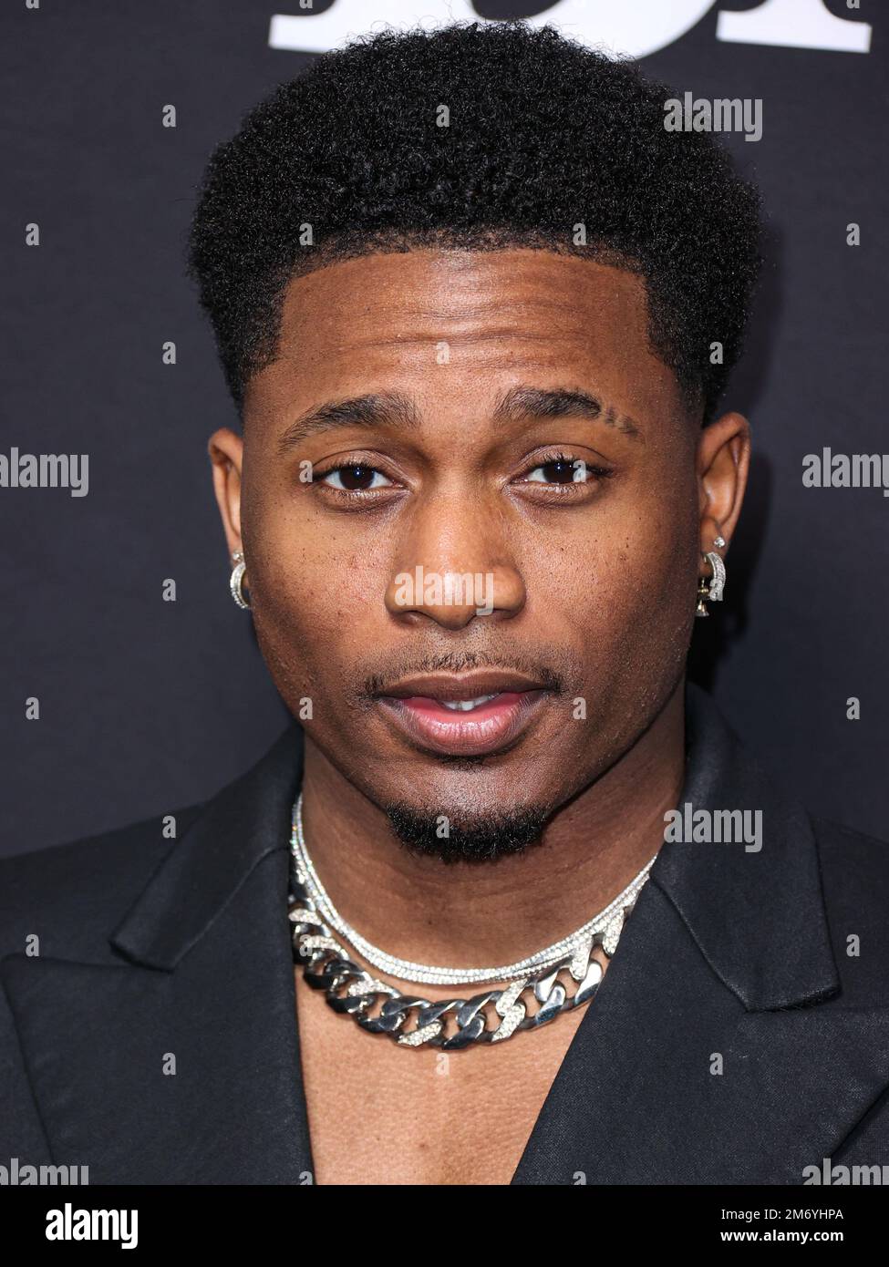 Hollywood, Usa. 05. Januar 2023. HOLLYWOOD, LOS ANGELES, KALIFORNIEN, USA - JANUAR 05: Der haitianisch-amerikanische Schauspieler Da'Vinchi (Juste) trifft am 5. Januar 2023 auf dem IMAX-Kino des TCL Chinese Theatre in Hollywood, Los Angeles, Kalifornien, USA auf der Premiere von STARZ, Staffel 2 (Black Mafia Family) in Los Angeles ein. (Foto: Xavier Collin/Image Press Agency) Kredit: Image Press Agency/Alamy Live News Stockfoto