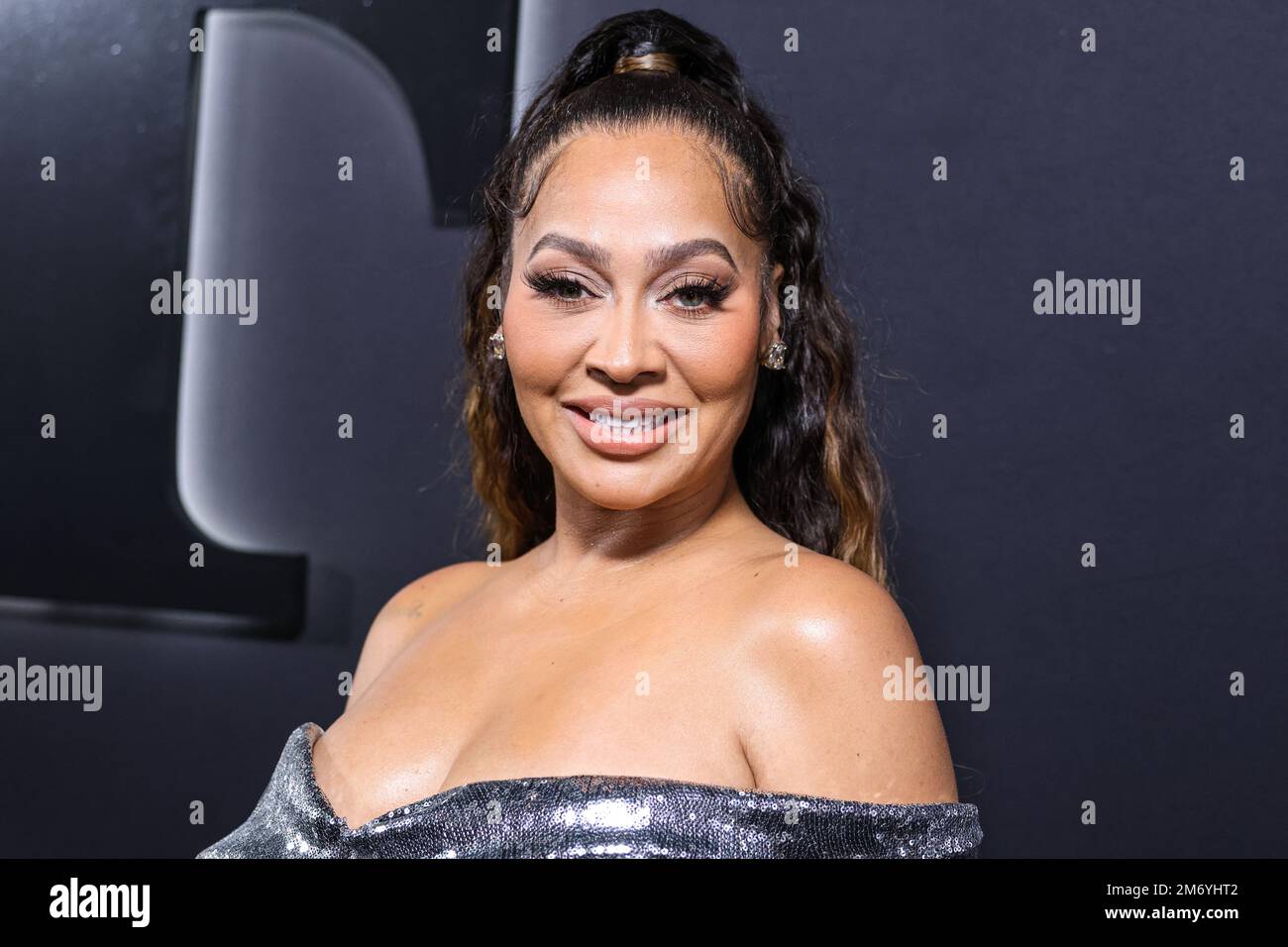 Hollywood, Usa. 05. Januar 2023. HOLLYWOOD, LOS ANGELES, KALIFORNIEN, USA - JANUAR 05: Die amerikanische Fernsehfigur und Schauspielerin La La Anthony (Alani Nicole Anthony) trifft am 5. Januar 2023 im TCL Chinese Theatre IMAX in Hollywood, Los Angeles, Kalifornien, USA auf der Premiere der STARZ' „BMF“ (Black Mafia Family) Staffel 2 in Los Angeles ein. (Foto: Xavier Collin/Image Press Agency) Kredit: Image Press Agency/Alamy Live News Stockfoto