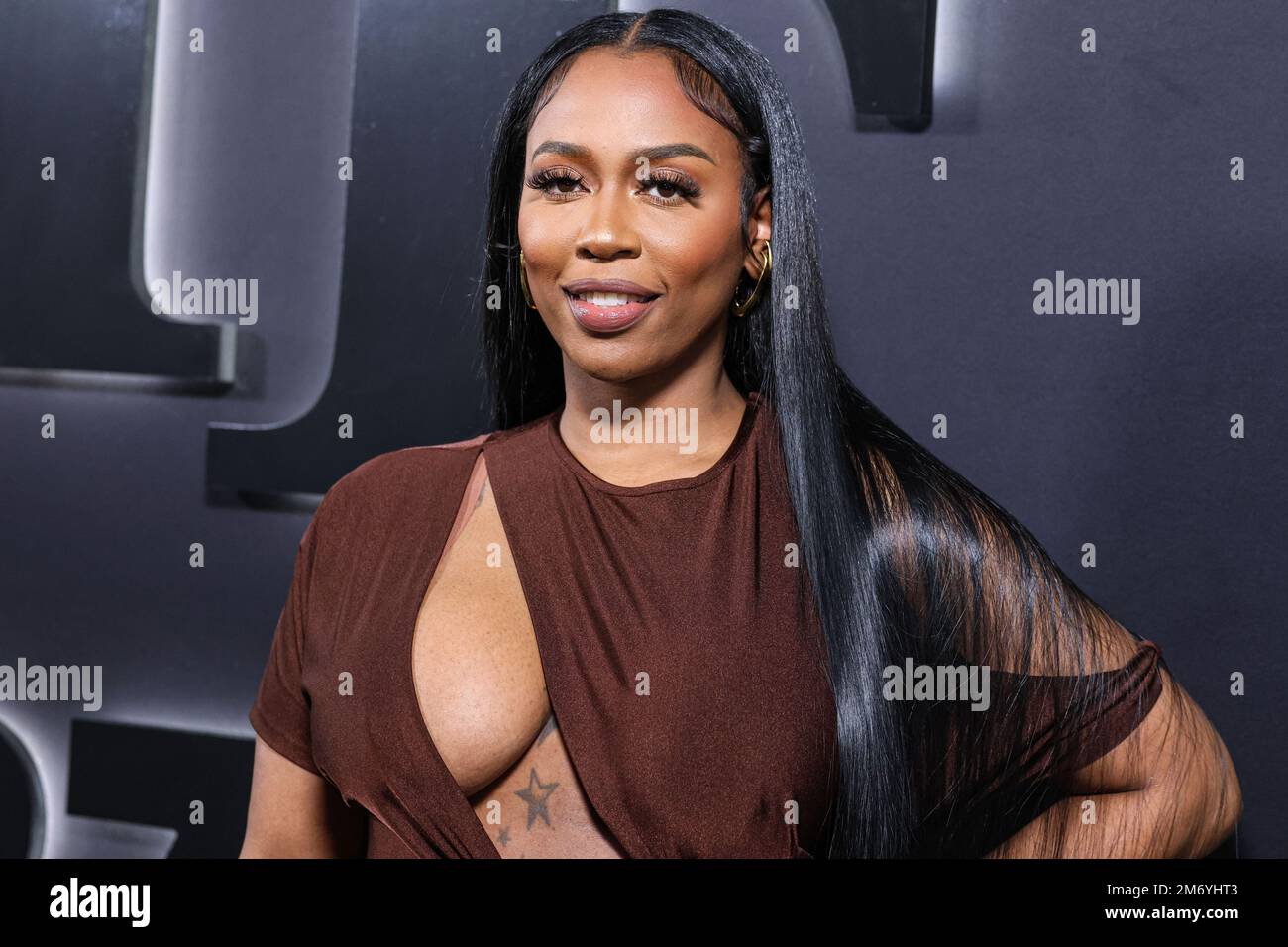 Hollywood, Usa. 05. Januar 2023. HOLLYWOOD, LOS ANGELES, KALIFORNIEN, USA - JANUAR 05: Die amerikanische Rapper Kash Doll (Arkeisha Antoinette Knight) trifft am 5. Januar 2023 auf der Los Angeles Premiere der STARZ' 'BMF' (Black Mafia Family) Staffel 2 im TCL Chinese Theatre IMAX in Hollywood, Los Angeles, Kalifornien, USA ein. (Foto: Xavier Collin/Image Press Agency) Kredit: Image Press Agency/Alamy Live News Stockfoto