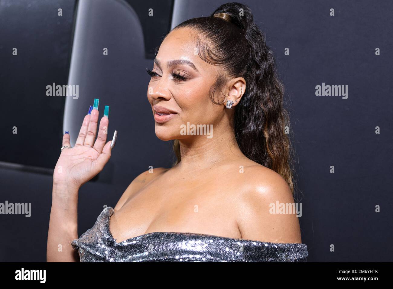 Hollywood, Usa. 05. Januar 2023. HOLLYWOOD, LOS ANGELES, KALIFORNIEN, USA - JANUAR 05: Die amerikanische Fernsehfigur und Schauspielerin La La Anthony (Alani Nicole Anthony) trifft am 5. Januar 2023 im TCL Chinese Theatre IMAX in Hollywood, Los Angeles, Kalifornien, USA auf der Premiere der STARZ' „BMF“ (Black Mafia Family) Staffel 2 in Los Angeles ein. (Foto: Xavier Collin/Image Press Agency) Kredit: Image Press Agency/Alamy Live News Stockfoto