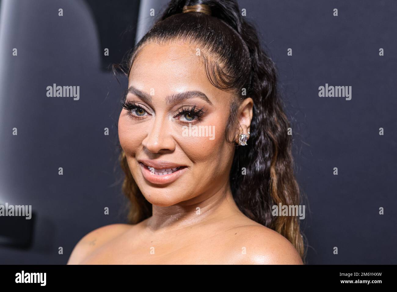 Hollywood, Usa. 05. Januar 2023. HOLLYWOOD, LOS ANGELES, KALIFORNIEN, USA - JANUAR 05: Die amerikanische Fernsehfigur und Schauspielerin La La Anthony (Alani Nicole Anthony) trifft am 5. Januar 2023 im TCL Chinese Theatre IMAX in Hollywood, Los Angeles, Kalifornien, USA auf der Premiere der STARZ' „BMF“ (Black Mafia Family) Staffel 2 in Los Angeles ein. (Foto: Xavier Collin/Image Press Agency) Kredit: Image Press Agency/Alamy Live News Stockfoto