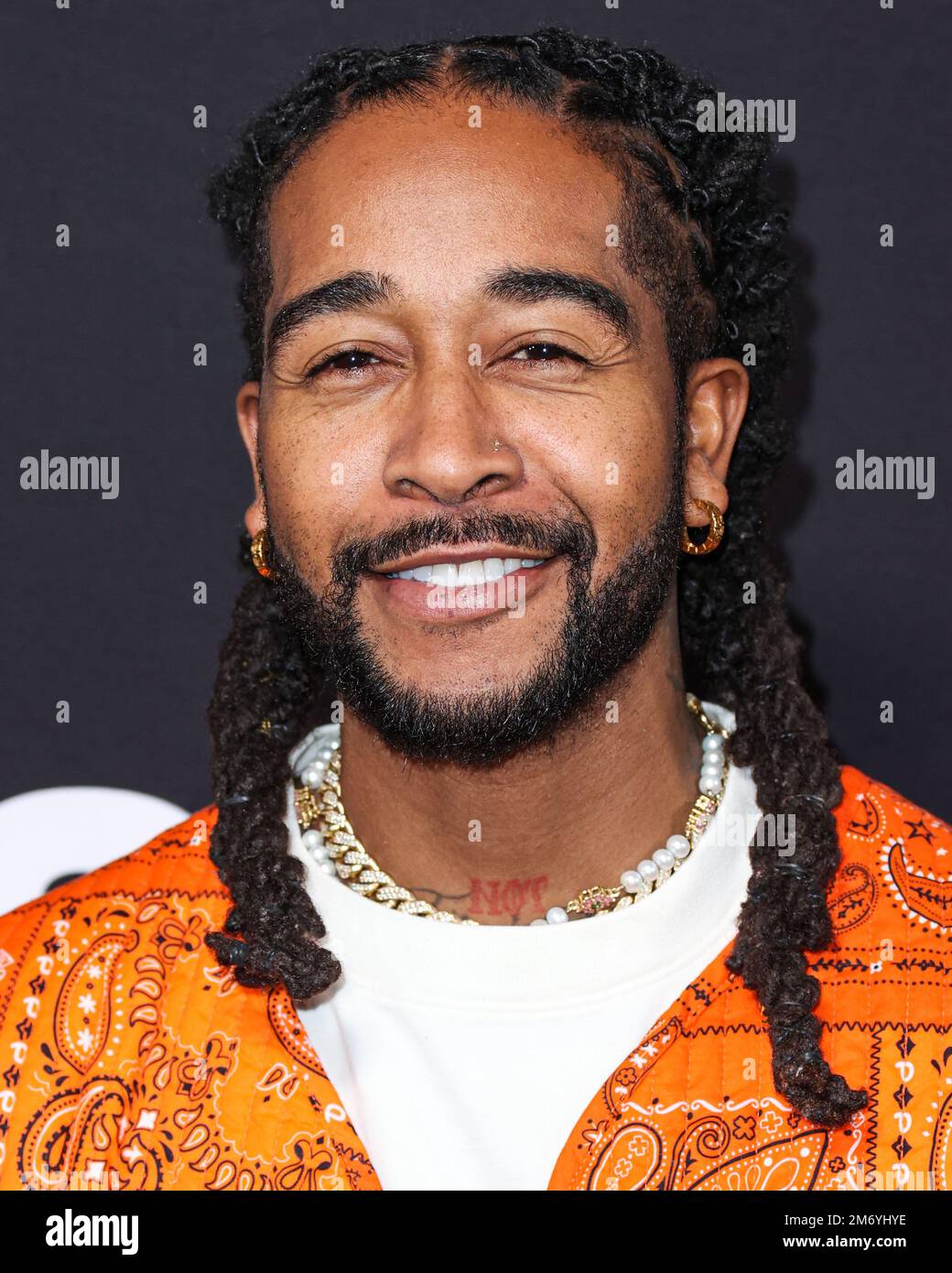 Hollywood, Usa. 05. Januar 2023. HOLLYWOOD, LOS ANGELES, KALIFORNIEN, USA - JANUAR 05: Der amerikanische R&B-Sänger, Songwriter, Schauspieler und Tänzer Omari Ishmael Grandberry trifft am 5. Januar 2023 in Hollywood, Los Angeles, Kalifornien, USA auf der Premiere von STARZ' „BMF“ (Black Mafia Family) Staffel 2 im TCL Chinese Theatre IMAX ein. (Foto: Xavier Collin/Image Press Agency) Kredit: Image Press Agency/Alamy Live News Stockfoto