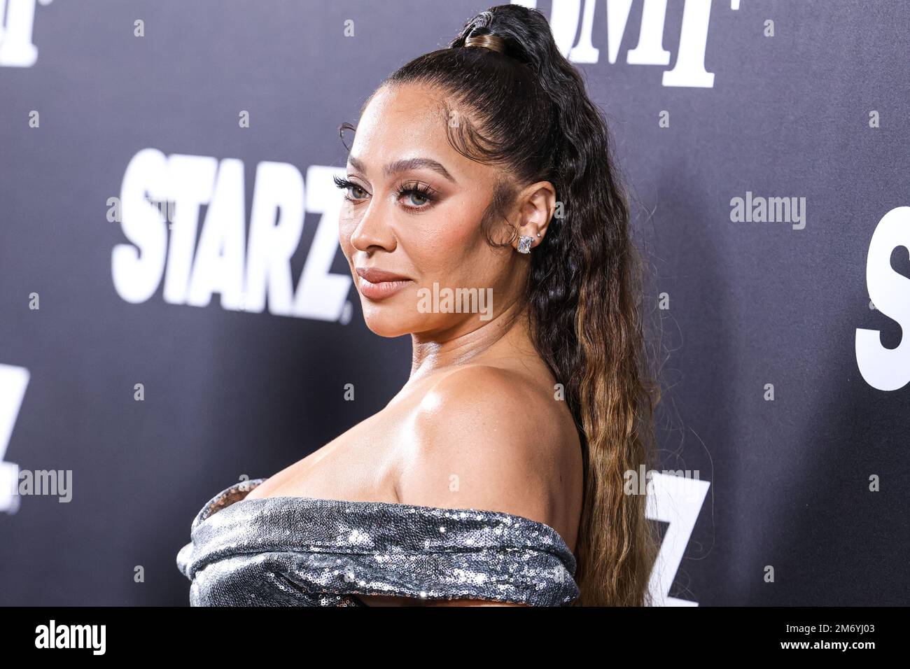 Hollywood, Usa. 05. Januar 2023. HOLLYWOOD, LOS ANGELES, KALIFORNIEN, USA - JANUAR 05: Die amerikanische Fernsehfigur und Schauspielerin La La Anthony (Alani Nicole Anthony) trifft am 5. Januar 2023 im TCL Chinese Theatre IMAX in Hollywood, Los Angeles, Kalifornien, USA auf der Premiere der STARZ' „BMF“ (Black Mafia Family) Staffel 2 in Los Angeles ein. (Foto: Xavier Collin/Image Press Agency) Kredit: Image Press Agency/Alamy Live News Stockfoto