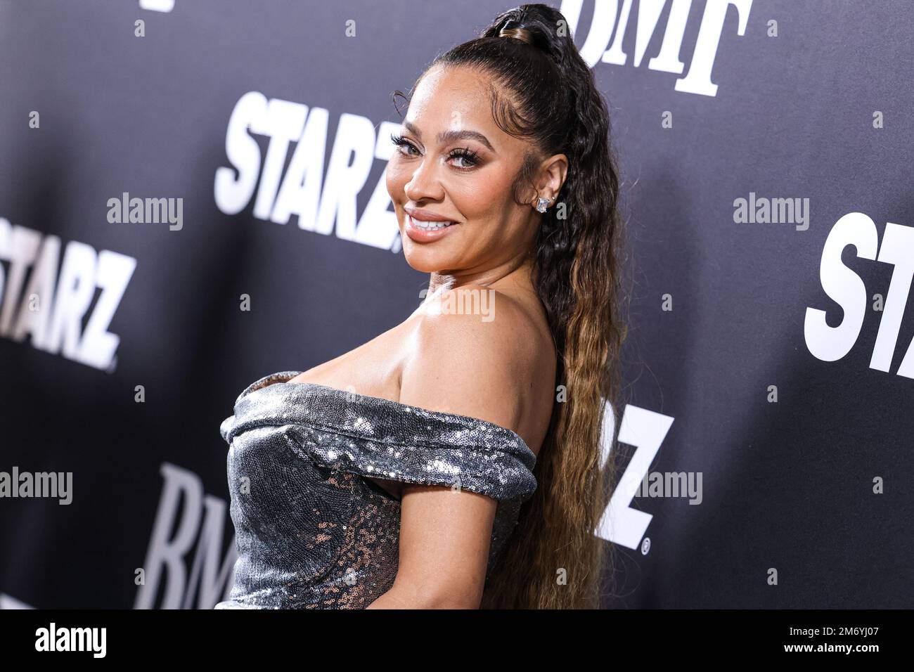 Hollywood, Usa. 05. Januar 2023. HOLLYWOOD, LOS ANGELES, KALIFORNIEN, USA - JANUAR 05: Die amerikanische Fernsehfigur und Schauspielerin La La Anthony (Alani Nicole Anthony) trifft am 5. Januar 2023 im TCL Chinese Theatre IMAX in Hollywood, Los Angeles, Kalifornien, USA auf der Premiere der STARZ' „BMF“ (Black Mafia Family) Staffel 2 in Los Angeles ein. (Foto: Xavier Collin/Image Press Agency) Kredit: Image Press Agency/Alamy Live News Stockfoto