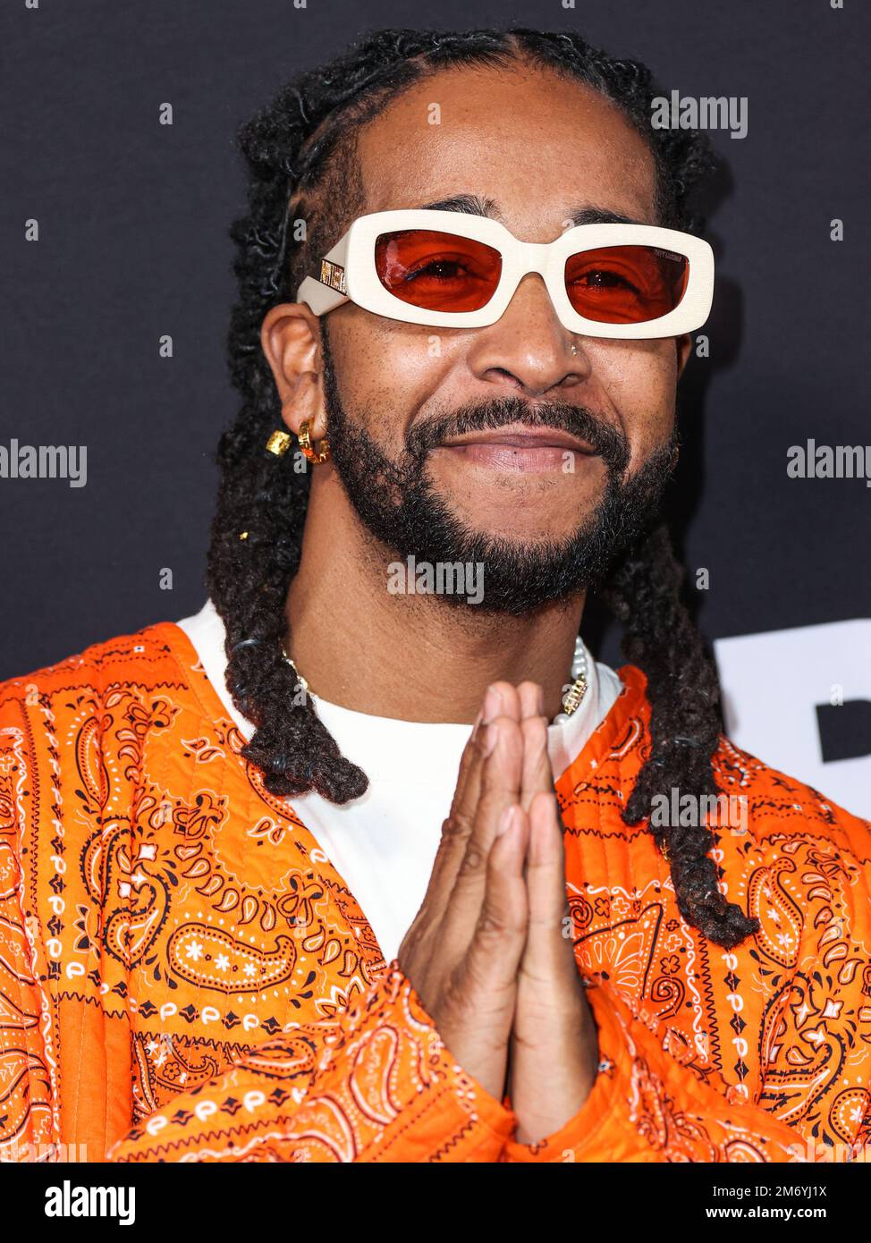 Hollywood, Usa. 05. Januar 2023. HOLLYWOOD, LOS ANGELES, KALIFORNIEN, USA - JANUAR 05: Der amerikanische R&B-Sänger, Songwriter, Schauspieler und Tänzer Omari Ishmael Grandberry trifft am 5. Januar 2023 in Hollywood, Los Angeles, Kalifornien, USA auf der Premiere von STARZ' „BMF“ (Black Mafia Family) Staffel 2 im TCL Chinese Theatre IMAX ein. (Foto: Xavier Collin/Image Press Agency) Kredit: Image Press Agency/Alamy Live News Stockfoto