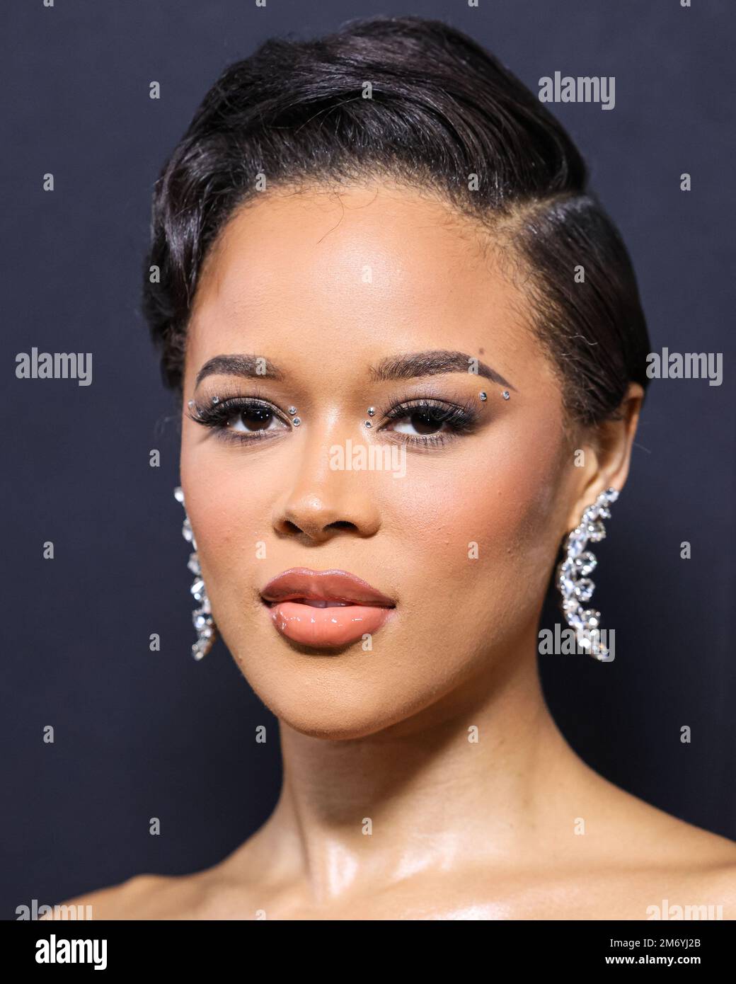 Hollywood, Usa. 05. Januar 2023. HOLLYWOOD, LOS ANGELES, KALIFORNIEN, USA - JANUAR 05: Amerikanische Schauspielerin, Model und Sängerin Serayah McNeill trifft am 5. Januar 2023 auf der Los Angeles Premiere von STARZ' 'BMF' (Black Mafia Family) Staffel 2 im TCL Chinese Theatre IMAX in Hollywood, Los Angeles, Kalifornien, USA ein. (Foto: Xavier Collin/Image Press Agency) Kredit: Image Press Agency/Alamy Live News Stockfoto