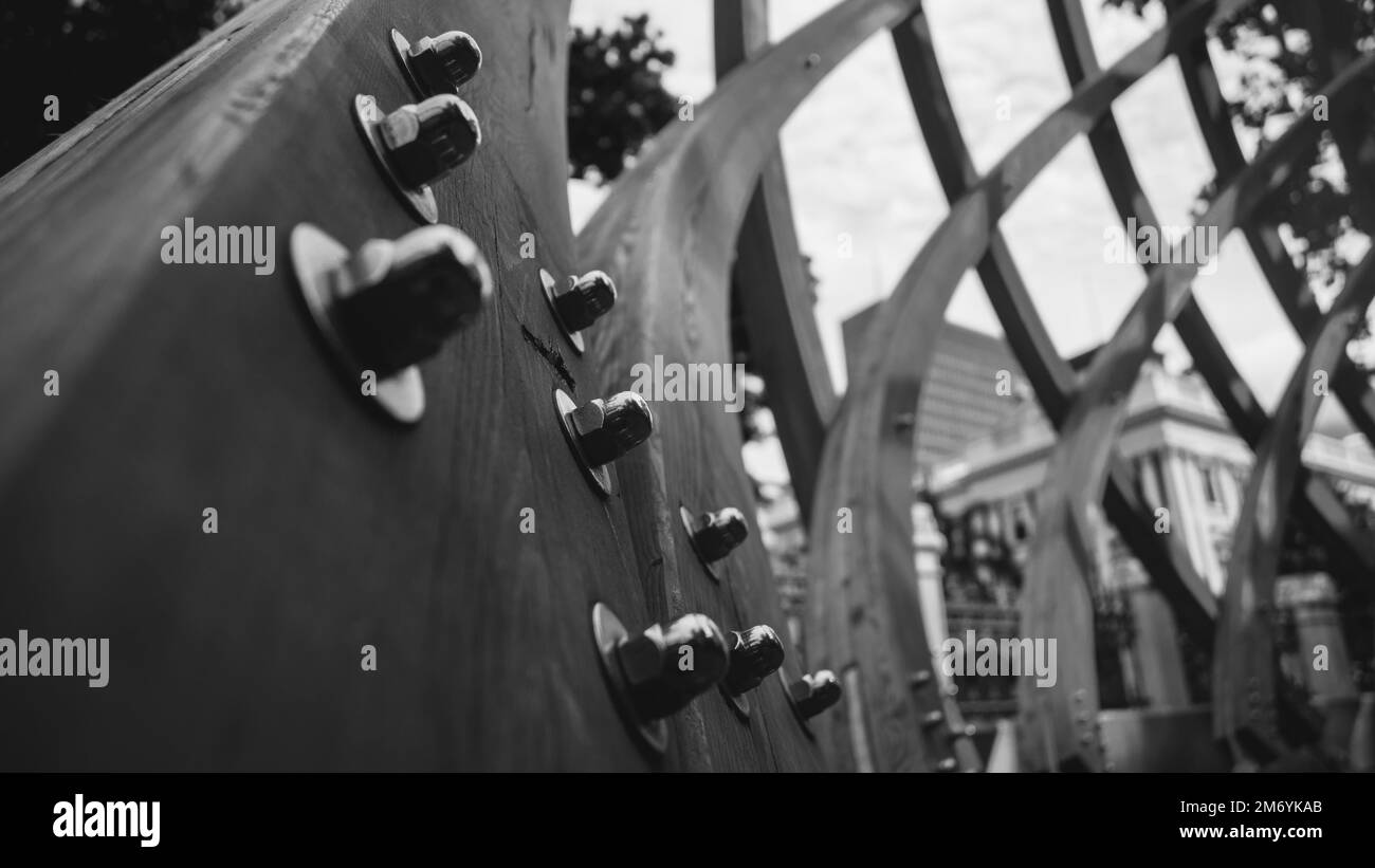 Eine Nahaufnahme eines schwarz-weißen Holzbauwerks in Kapstadt, London Stockfoto