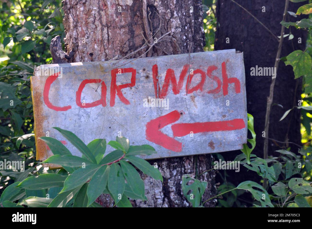 Ein handgeschriebenes Autowaschschild Stockfoto