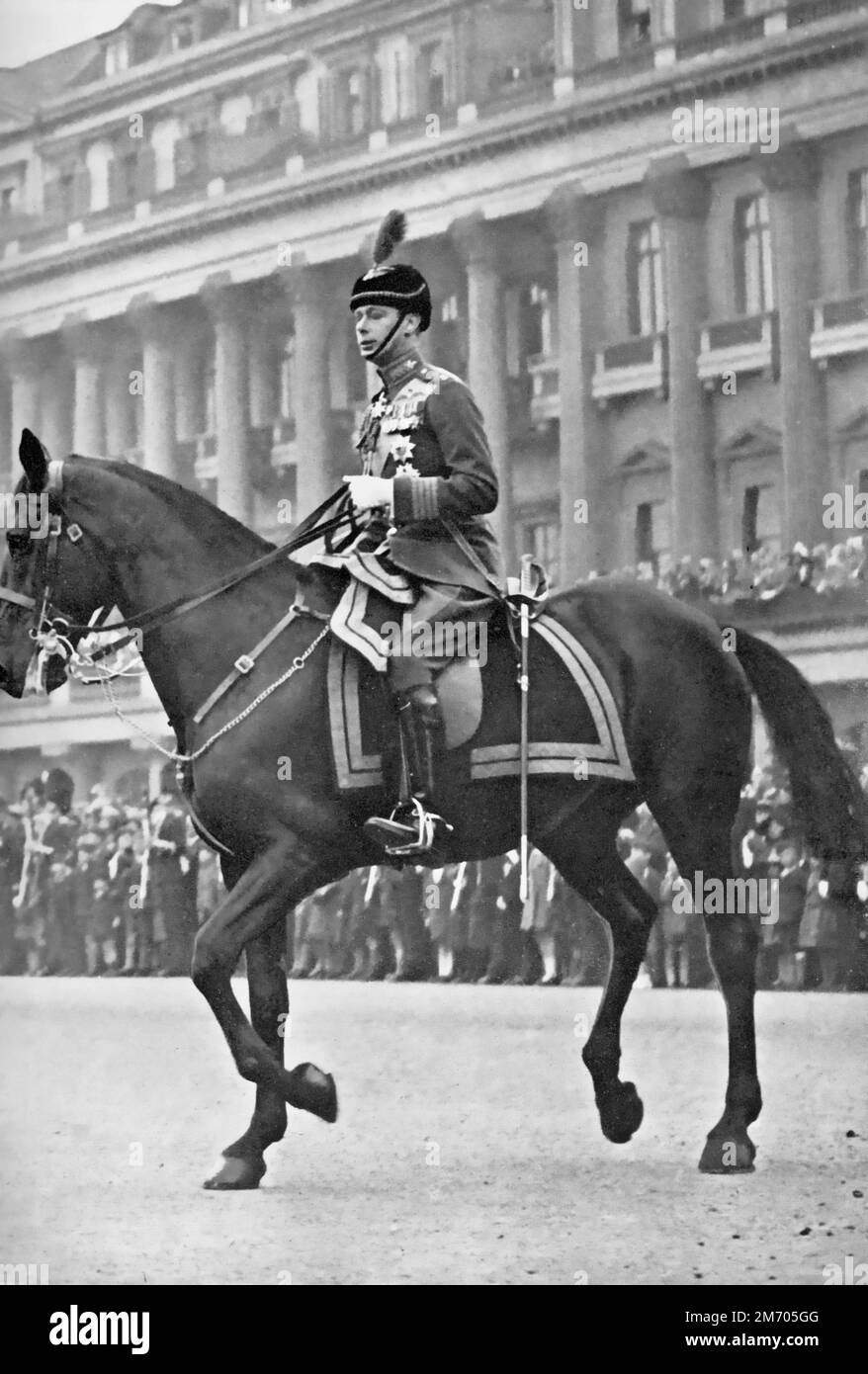 Der Herzog von York (1895-1952) bei der Trooping the Colour Ceremony, 4. Juni 1932. Der zukünftige König George VI. Bei der 1932. Zeremonie. Trooping the Colour ist eine Zeremonie, die jedes Jahr in London von Regimenten der britischen Armee durchgeführt wird. Seit 1748 feiert sie auch den offiziellen Geburtstag des britischen Herrschers. Stockfoto