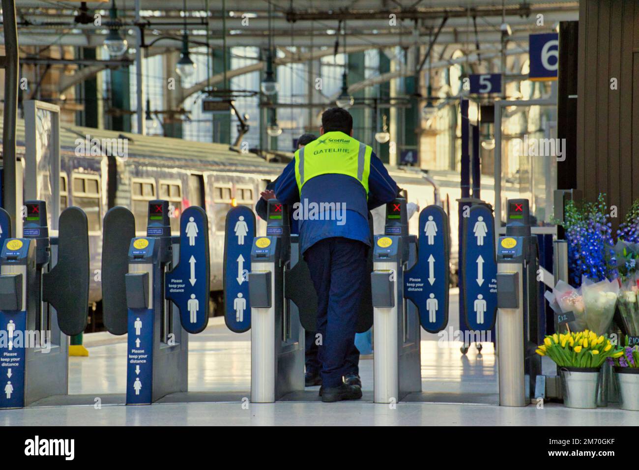 Glasgow, Schottland, Großbritannien, 06/01/2022, Rail Strike leert Bahnhöfe mit Hinweisen und wenige Passagiere im Hauptbahnhof. Credit Gerard Ferry/Alamy Live News Stockfoto