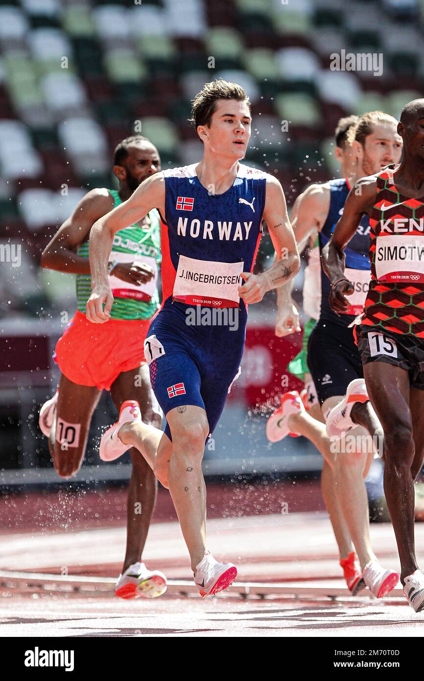 Jakob Ingebrigtsen (NOR) tritt bei den 1500 Meter Hitze der Männer bei den Olympischen Sommerspielen 2020 (2021) in Tokio, Japan, an Stockfoto