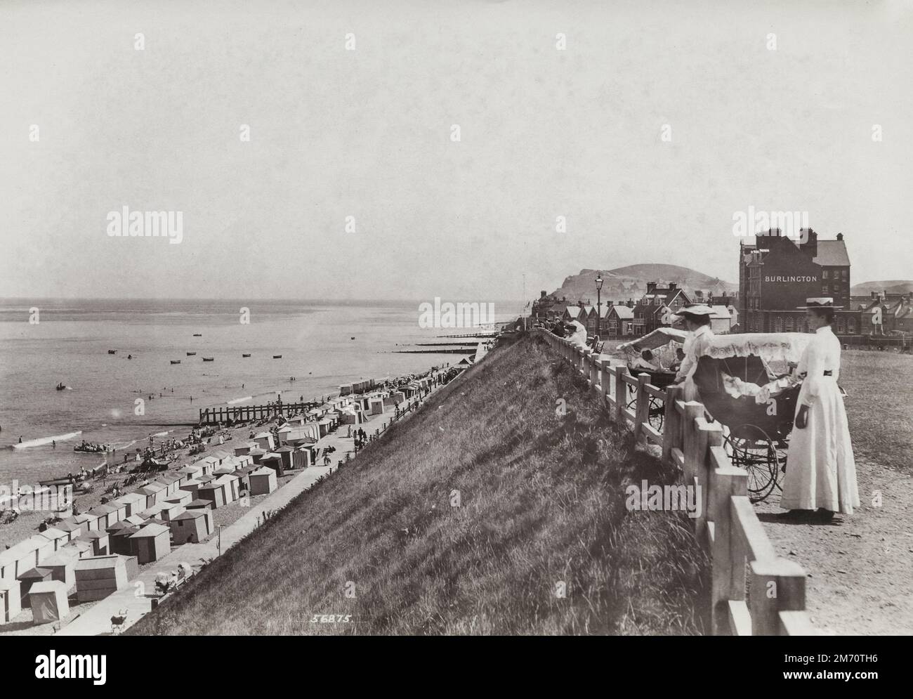 Altes Foto aus dem späten 19./frühen 20. Jahrhundert: 1907 - Strandhütten, Sheringham, Norfolk Stockfoto