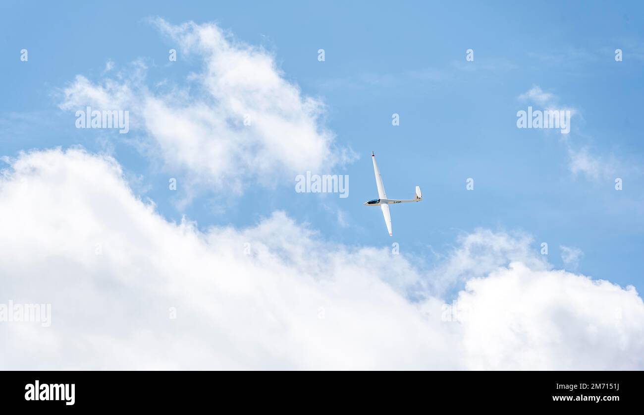 Gleiter am Himmel, Bayern, Deutschland Stockfoto