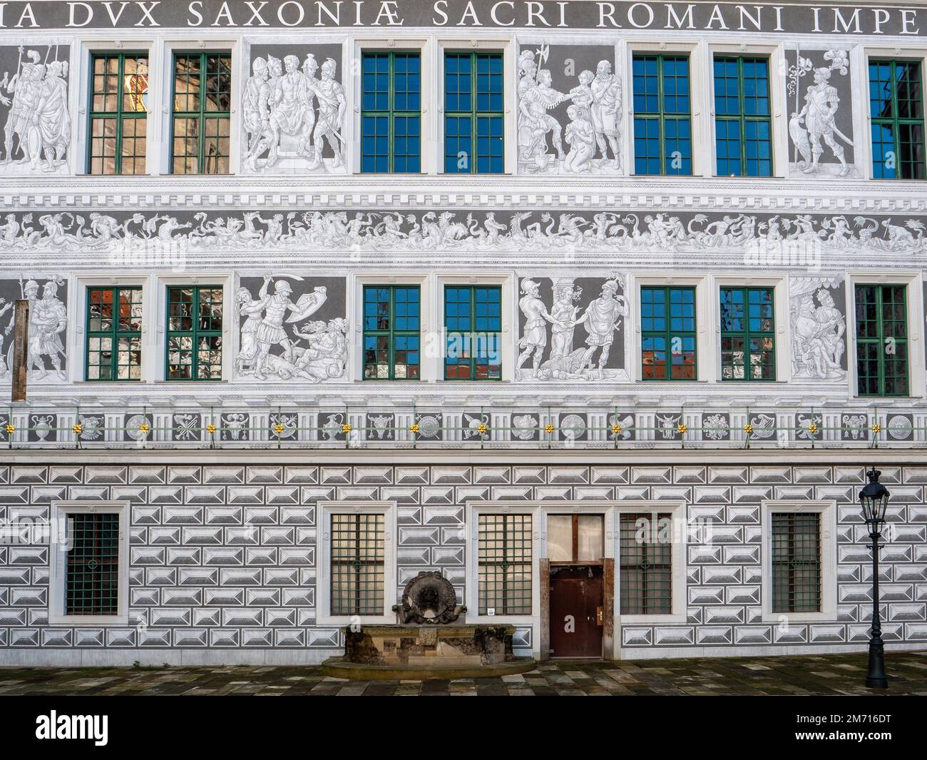 Bemaltetes Gebäude im Innenhof des Residenzschlosses, Dresden, Sachsen, Deutschland Stockfoto