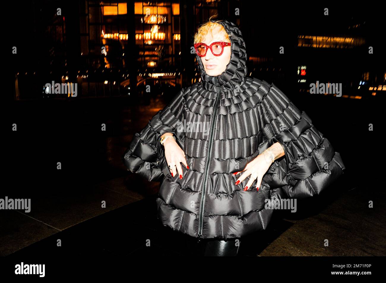 LGBTQIA+-Aktivist, Influencer und Model Elton Ilirjani an der Met OPERA für La Traviata, 5. Januar 2023 Stockfoto