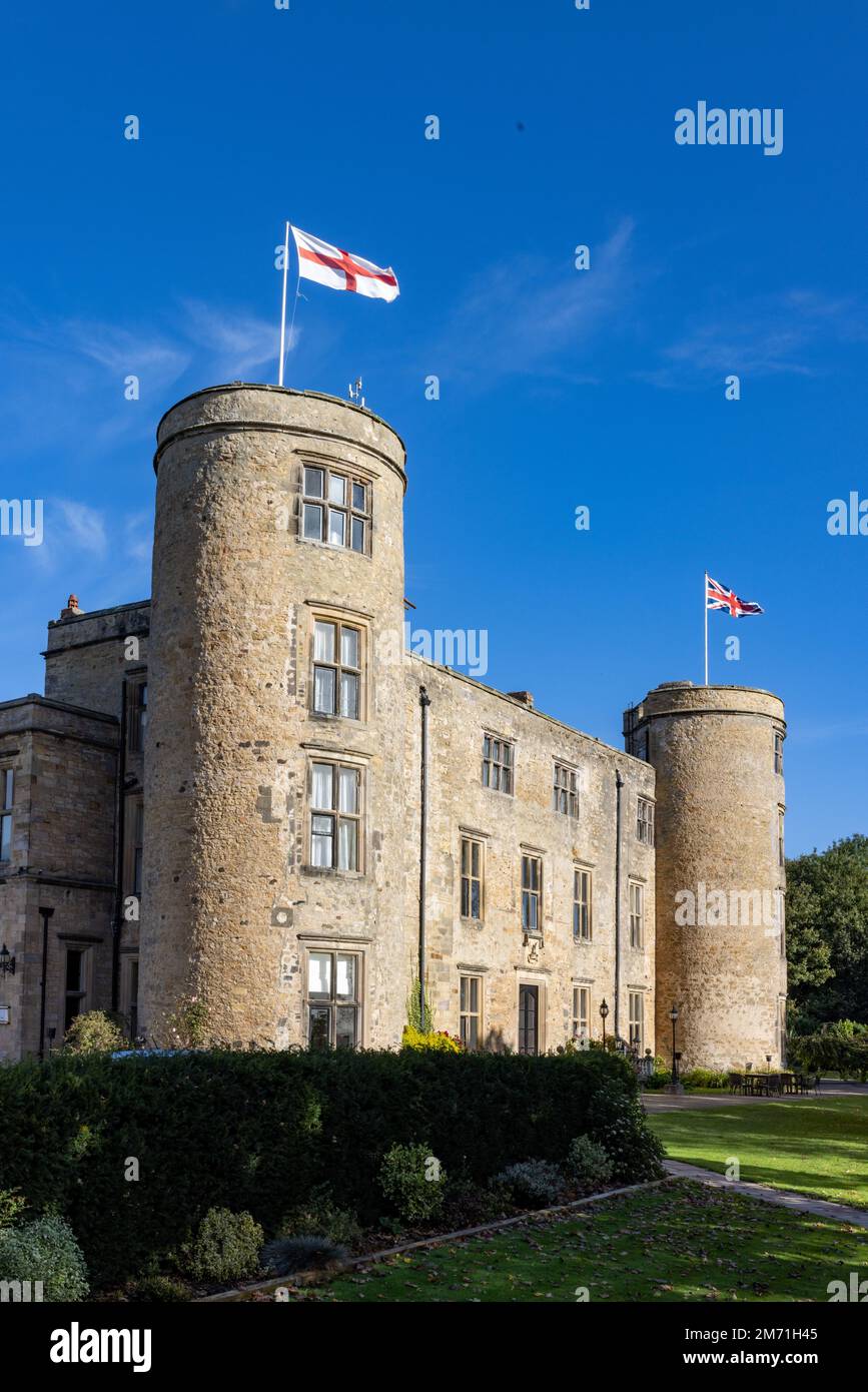 Eine vertikale Aufnahme von Walworth Castle Darlington Stockfoto