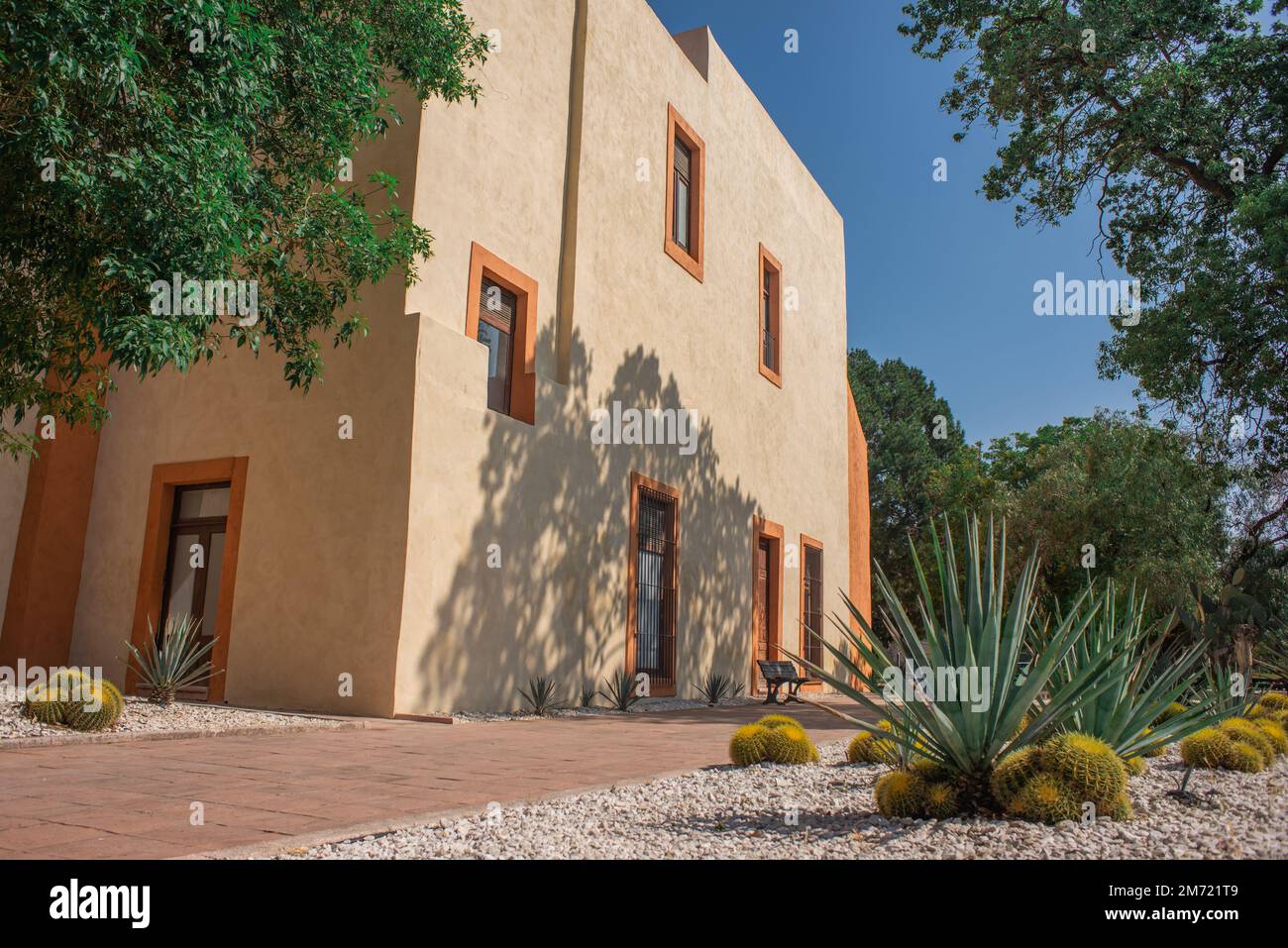 Queretaro, Queretaro, 11 29 22, Tempel von santa rosa de viterbo Blick vom zentralen Garten, mexikanische Architektur Stockfoto