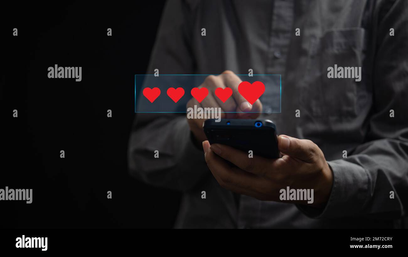 Kundenrezensionen – Konzept der Umfrage zur Zufriedenheit, beste Produktleistung und hervorragendes Feedback zur Servicequalität. Online-Bewerbung, gute Bewertung Stockfoto