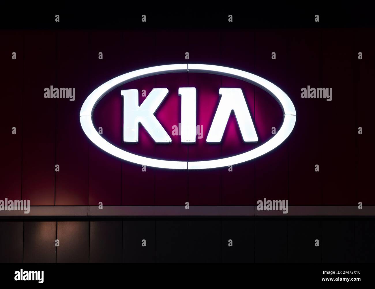 Ljubljana, Slowenien - 26. Dezember 2022: Kia Motors Corporation ist ein südkoreanischer Automobilhersteller, der seitdem zur Hyundai Motor Group gehört Stockfoto