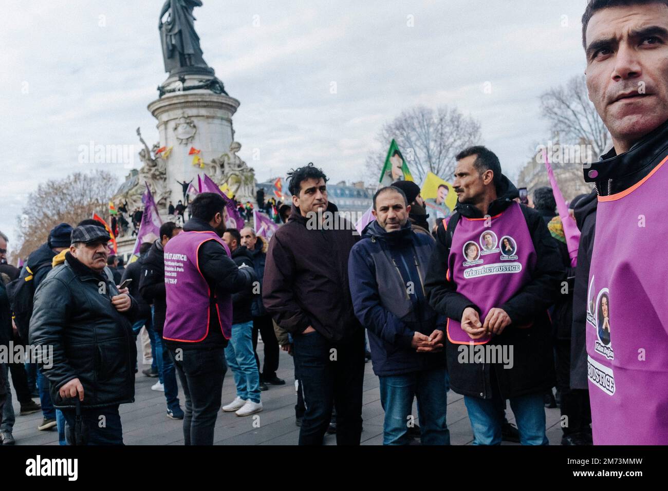 Paris, Frankreich. 7. Januar 2023 Jan Schmidt-Whitley/Le Pictorium - Tribut an die kurdischen Aktivisten Sakine, Fidan und Leyla in Paris - 7/1/2023 - Frankreich / Paris / Paris - mehrere Zehntausende Kurden aus ganz Europa trafen sich in Paris, um in einer tressa vom Gare du Nord zum Place de la Republique zu marschieren. Dieser jährliche märz, an dem die kurdische Gemeinde seit 2013 teilnimmt, kommt kurz nach dem Schock der Ermordung von drei Kurden im Zentrum von Paris im Dezember 2022. Kredit: LE PICTORIUM/Alamy Live News Stockfoto