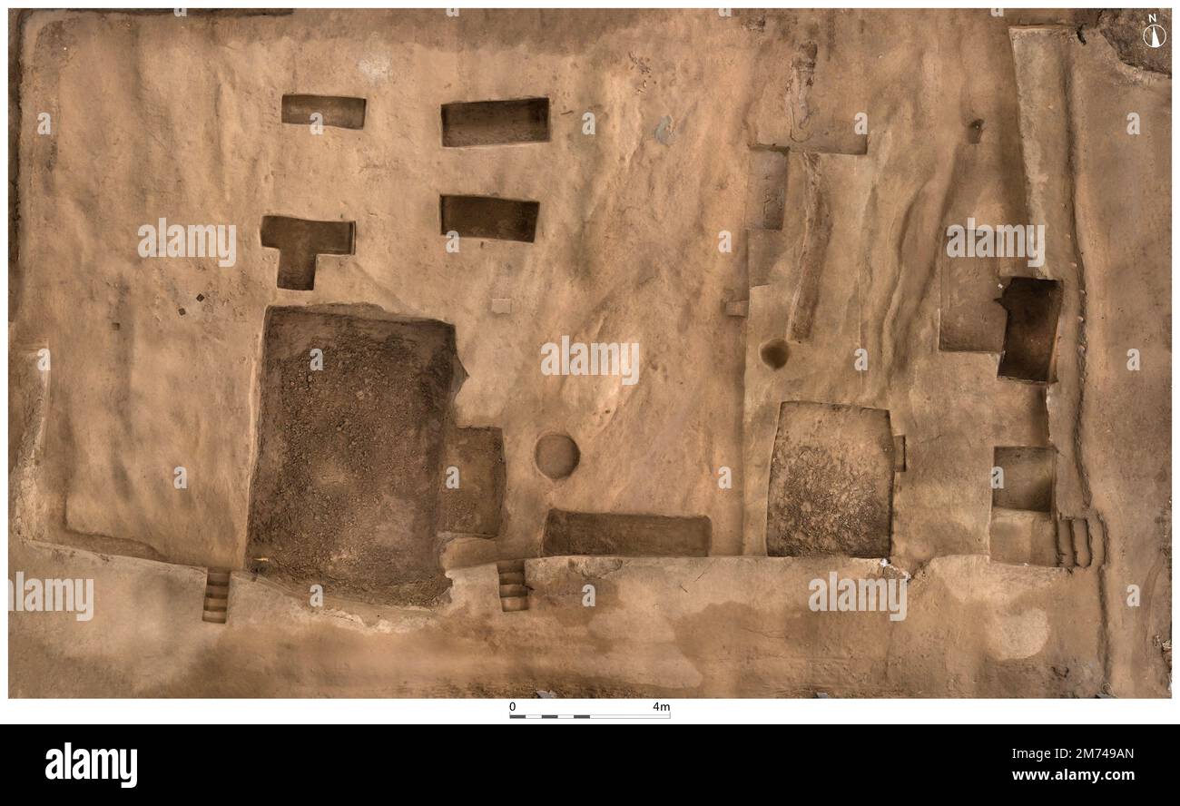 (230107) -- JINAN, 7. Januar 2023 (Xinhua) -- Dieses undatierte Luftfoto zeigt eine Szene einer alten Hominiden-Stätte im Dorf Zhaojiaxuyao in Zibo City, Ostchina Provinz Shandong. Eine alte hominide Stätte, die vor etwa 13.200 Jahren zurückreicht, wurde in der Provinz Shandong im Osten Chinas enthüllt, mit über 1.000 Relikten, darunter Töpferskulpturen. PASSEND zu „prähistorischen Ruinen in Ostchina entdeckt“ (Kulturrelikte und archäologische Forschungseinrichtung der Provinz Shandong/Handout über Xinhua) Stockfoto