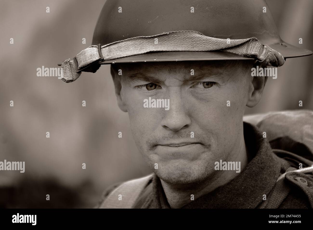 Schauspieler auf einer Militärshow, die Soldat der Weltkriege darstellt. Stockfoto