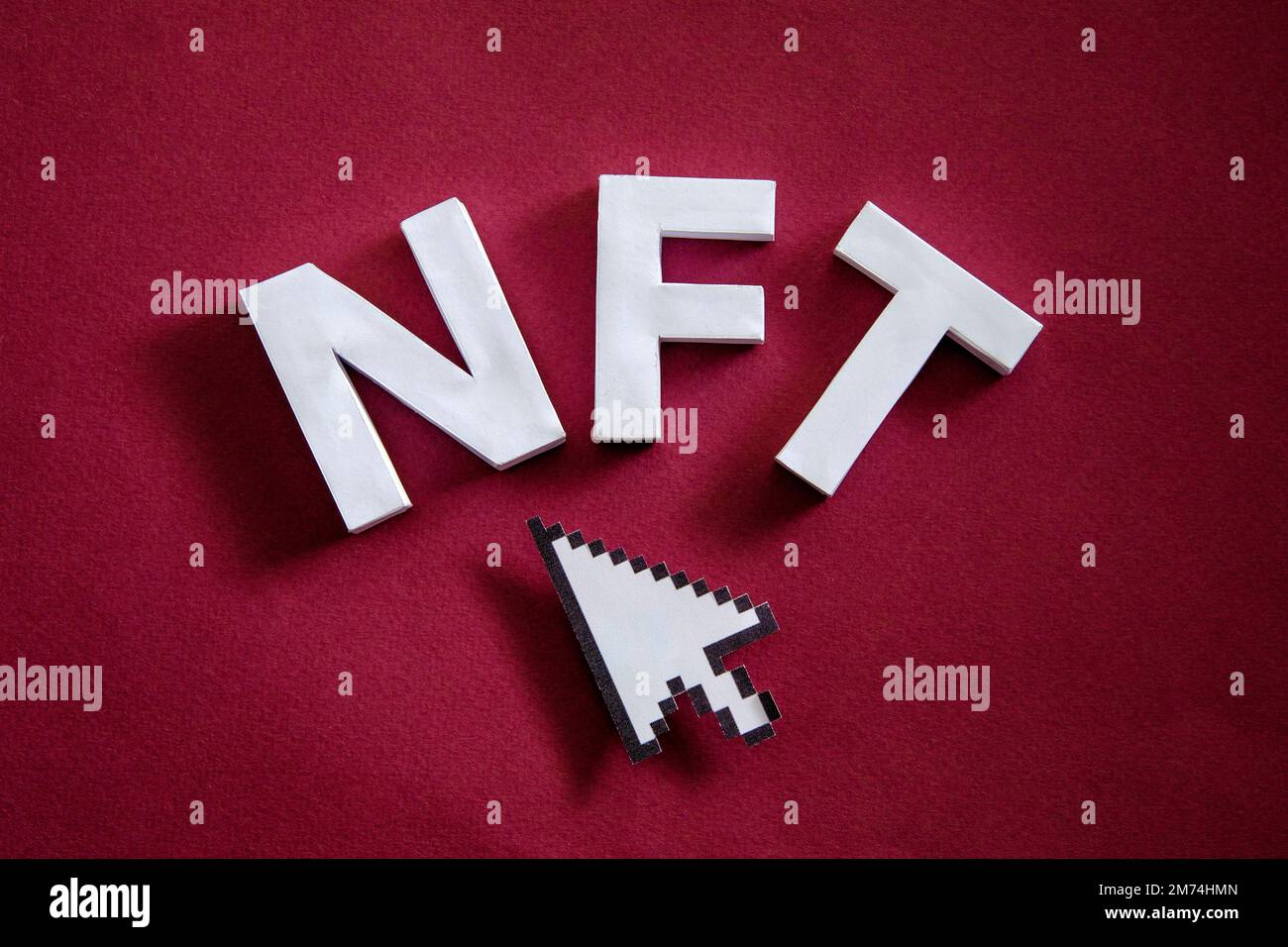 NFT-Text-Token-Symbol für Online-Technologien und Innovationen für den Kauf Stockfoto