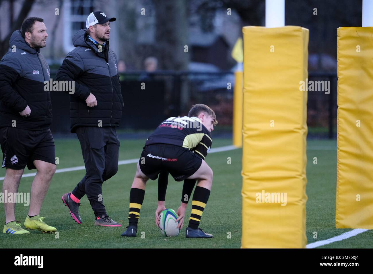 Melrose, Großbritannien. 07. Januar 2023. National League One, Rugby Action, 3.ird. Platz Melrose Rugby, zweiter Platz in der Liga Ayr RFC bei den Greenyards, Melrose am Samstag, den 07. Januar 2023, fängt Luke Townsend ( Melrose Rugby ) den Ball ab und schießt unter den Posts einen Versuch. ( Kredit: Rob Gray/Alamy Live News Stockfoto