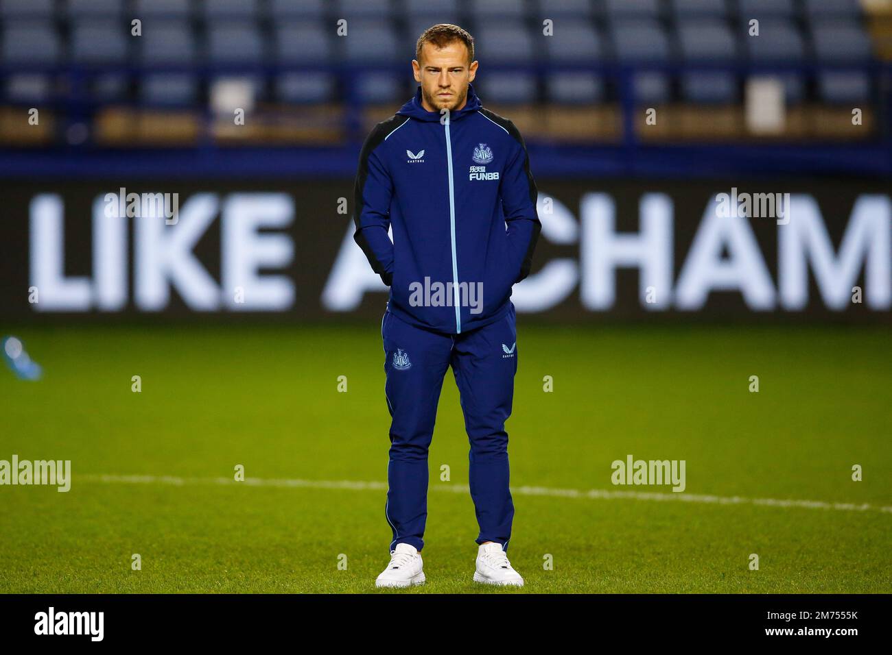 Sheffield, Großbritannien. 07. Januar 2023. Ryan Fraser #21 von Newcastle United trifft am 1./7. 7. Januar 2023 2023 in Sheffield, Großbritannien, zum dritten Spiel der Emirates FA Cup Sheffield Wednesday vs Newcastle United in Hillsborough, Sheffield, Vereinigtes Königreich, ein (Foto von Ben Early/News Images). (Foto: Ben Early/News Images/Sipa USA) Guthaben: SIPA USA/Alamy Live News Stockfoto