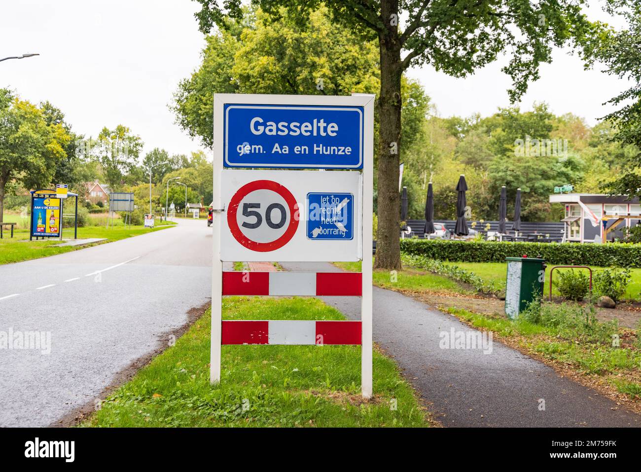 Gasselte, Niederlande, September24, 2022: Platzschilderinhaber des Dorfes Gasselte at Hondsrug in Drenthe Niederlande Stockfoto