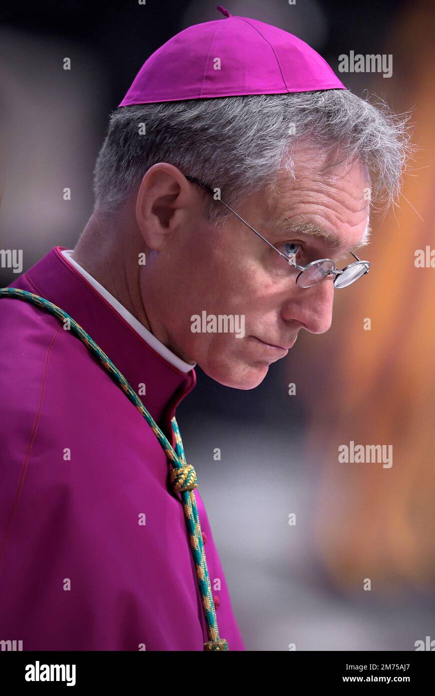 Vatikanstadt, Vatikanstadt. 07. Januar 2023. Monsignore Georg Gaenswein. Foto: Monsignore Georg Gänswein, Papst Franziskus bei der Sonntagsmesse im armenisch-katholischen Ritual in der Petersdom im Vatikan, am 12. April 2015. Kredit: dpa/Alamy Live News Stockfoto