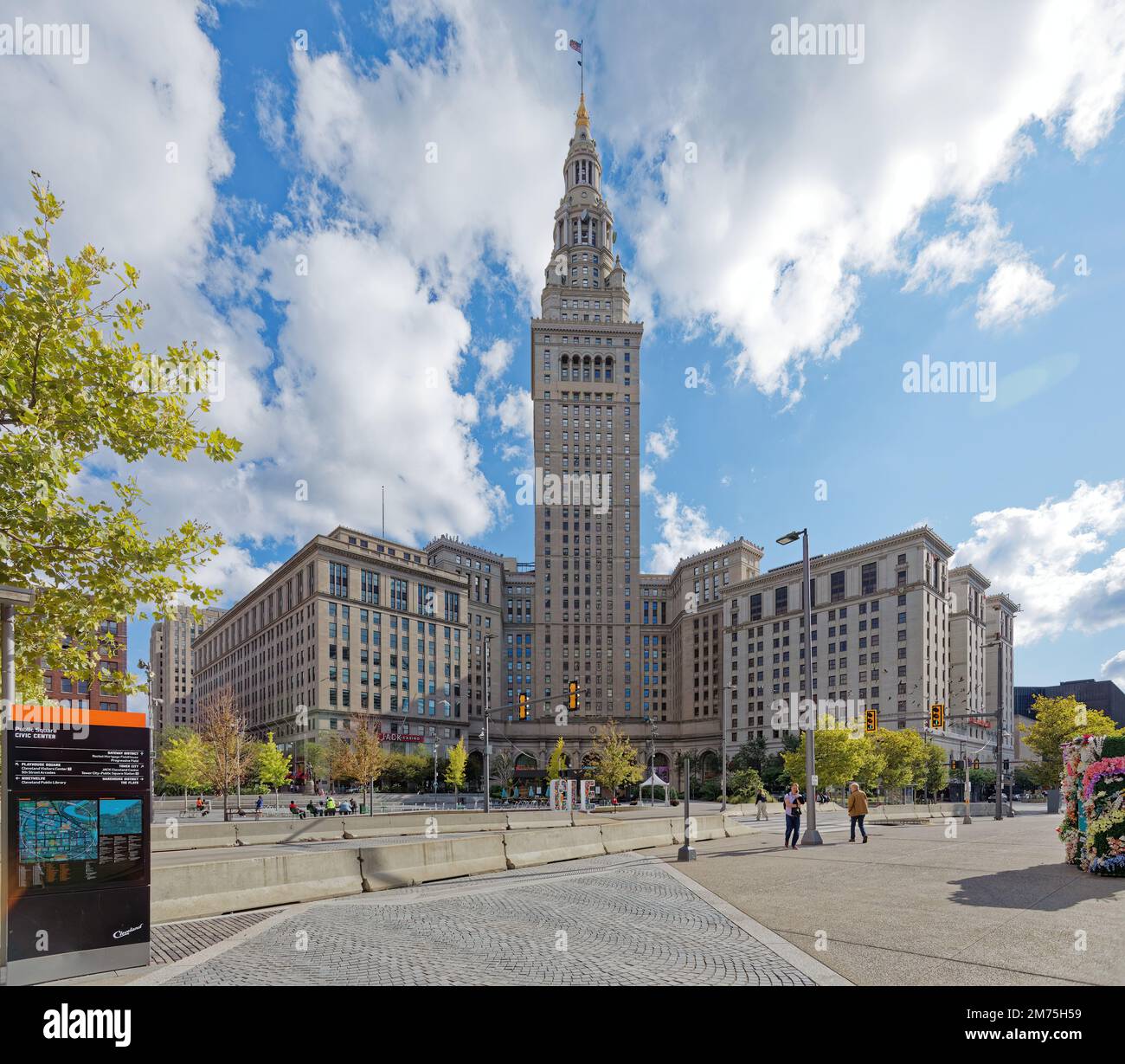 Tower City Center, ein Wahrzeichen von Cleveland, mit Büros, Hotel, Casino, Einkaufszentrum und Verkehrsknotenpunkt. Das 15 Hektar große Wahrzeichen wurde zwischen 1923 und 1962 erbaut. Stockfoto