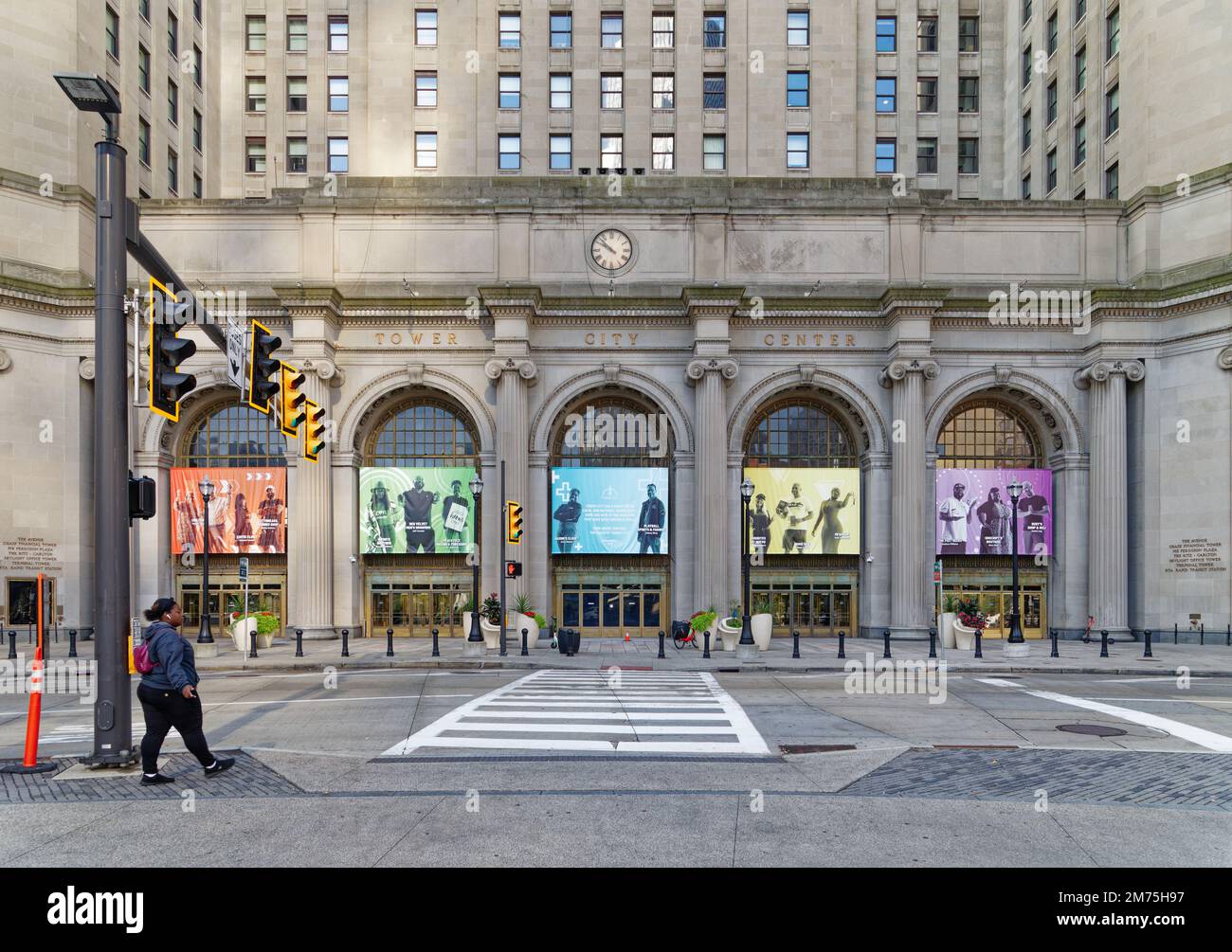 Tower City Center, ein Wahrzeichen von Cleveland, mit Büros, Hotel, Casino, Einkaufszentrum und Verkehrsknotenpunkt. Das 15 Hektar große Wahrzeichen wurde zwischen 1923 und 1962 erbaut. Stockfoto