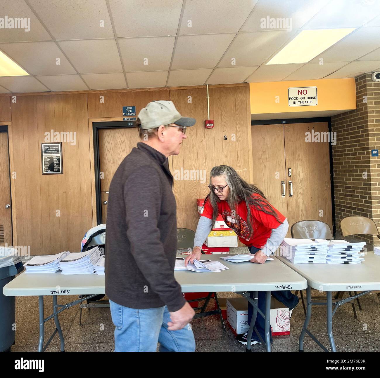 Örtliche Gewerkschaftsmitglieder von United Auto Workers (UAW) treffen
