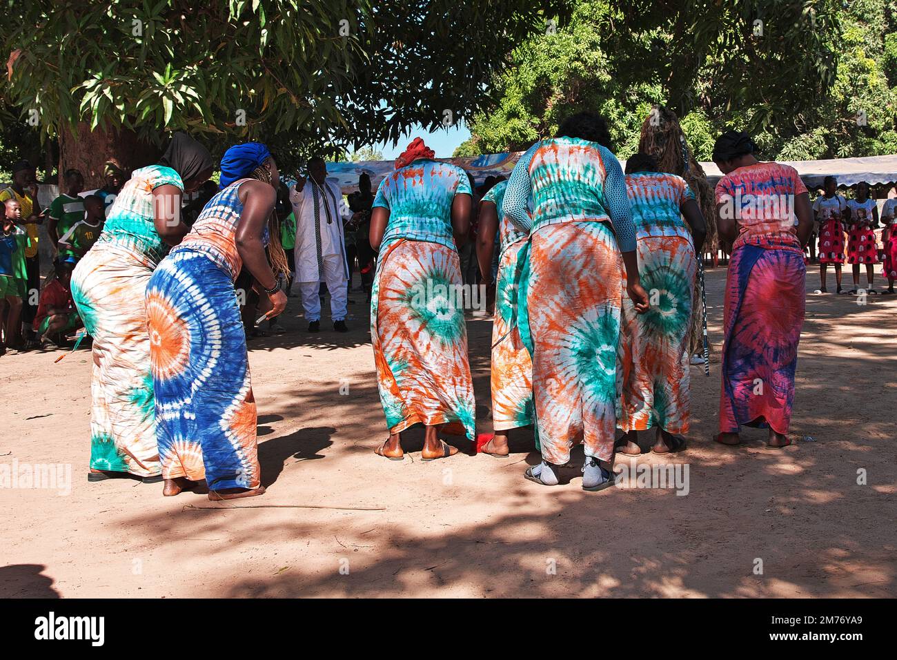 Kumpo-Tanz mit Masken in Senegal, Westafrika Stockfoto
