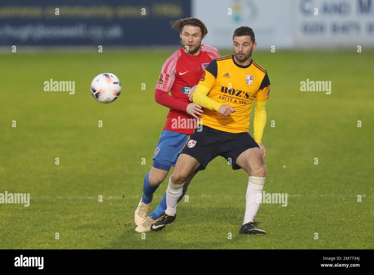 Elliot Johnson von Dagenham und Redbridge und Padraig Amond von Woking während Dagenham & Redbridge vs Woking, Vanarama National League Football beim C Stockfoto