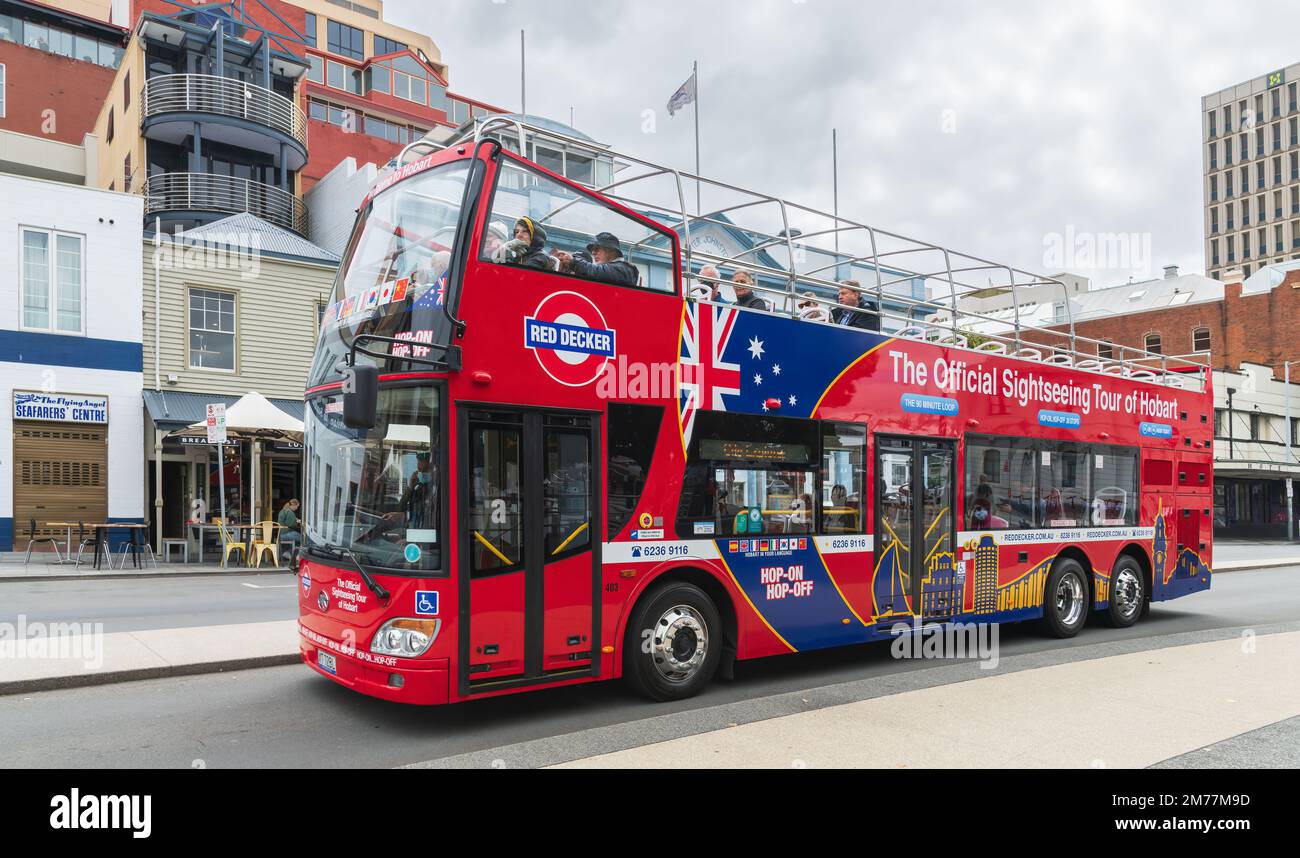 HOBART, TASMANIEN, AUSTRALIEN. 06. MÄRZ 2022. Der Red Decker ist die offizielle Besichtigungstour von Hobart mit den besten Sehenswürdigkeiten und Attraktionen der Stadt Stockfoto