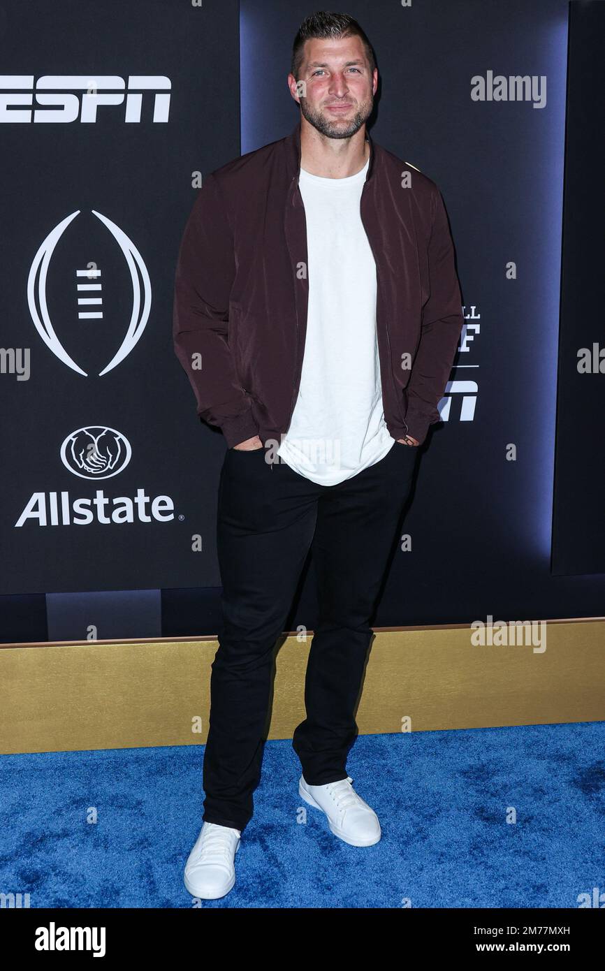 Los Angeles, Usa. 07. Januar 2023. LOS ANGELES, KALIFORNIEN, USA - 07. JANUAR: Der amerikanische Fußballspieler Tim Tebow trifft am 7. Januar 2023 auf der ESPN und der GFP Allstate Party auf dem Playoff Event 2023 im Majestic Downtown in Los Angeles, Kalifornien, USA ein. (Foto: Xavier Collin/Image Press Agency) Kredit: Image Press Agency/Alamy Live News Stockfoto