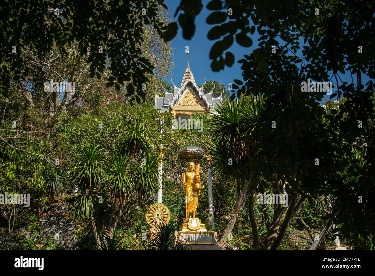 Wat Tham Mongkhon Nimit in der Nähe des Khao Chin Lae Gebirges in der Nähe der Stadt Lopburi in der Provinz Lopburi in Thailand, Thailand, Lopburi, Nove Stockfoto