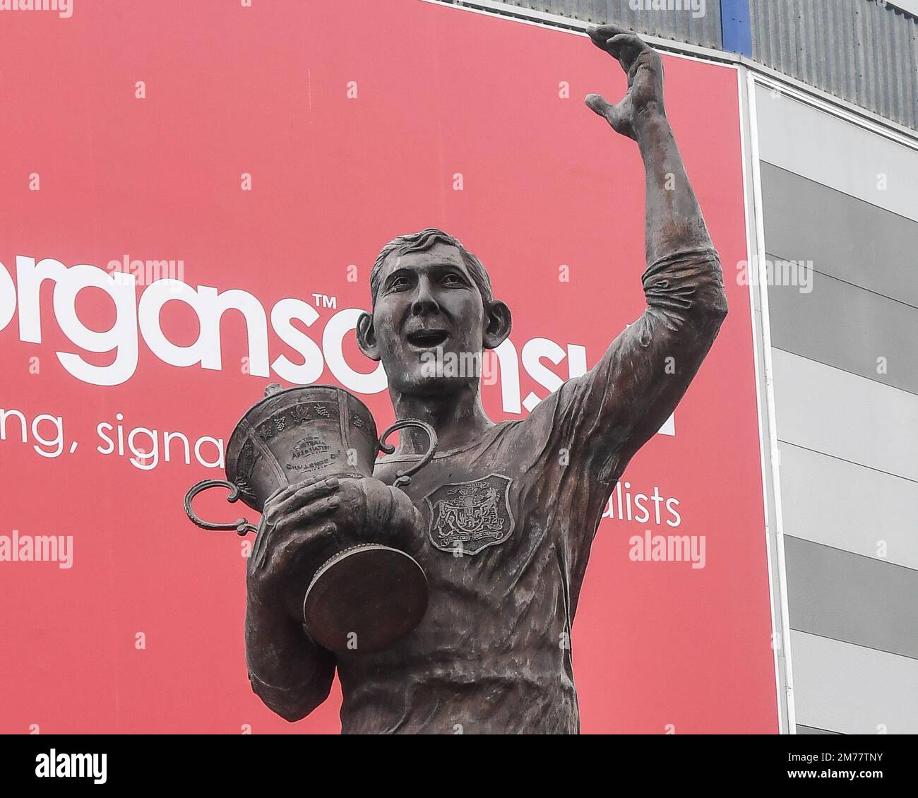 Statue des FA-Pokalsiegers 1927 Captain Fred Keenor, beim Emirates FA-Pokalspiel in der dritten Runde Cardiff City vs Leeds United im Cardiff City Stadium, Cardiff, Großbritannien, 8. Januar 2023 (Foto von Mike Jones/News Images) Stockfoto