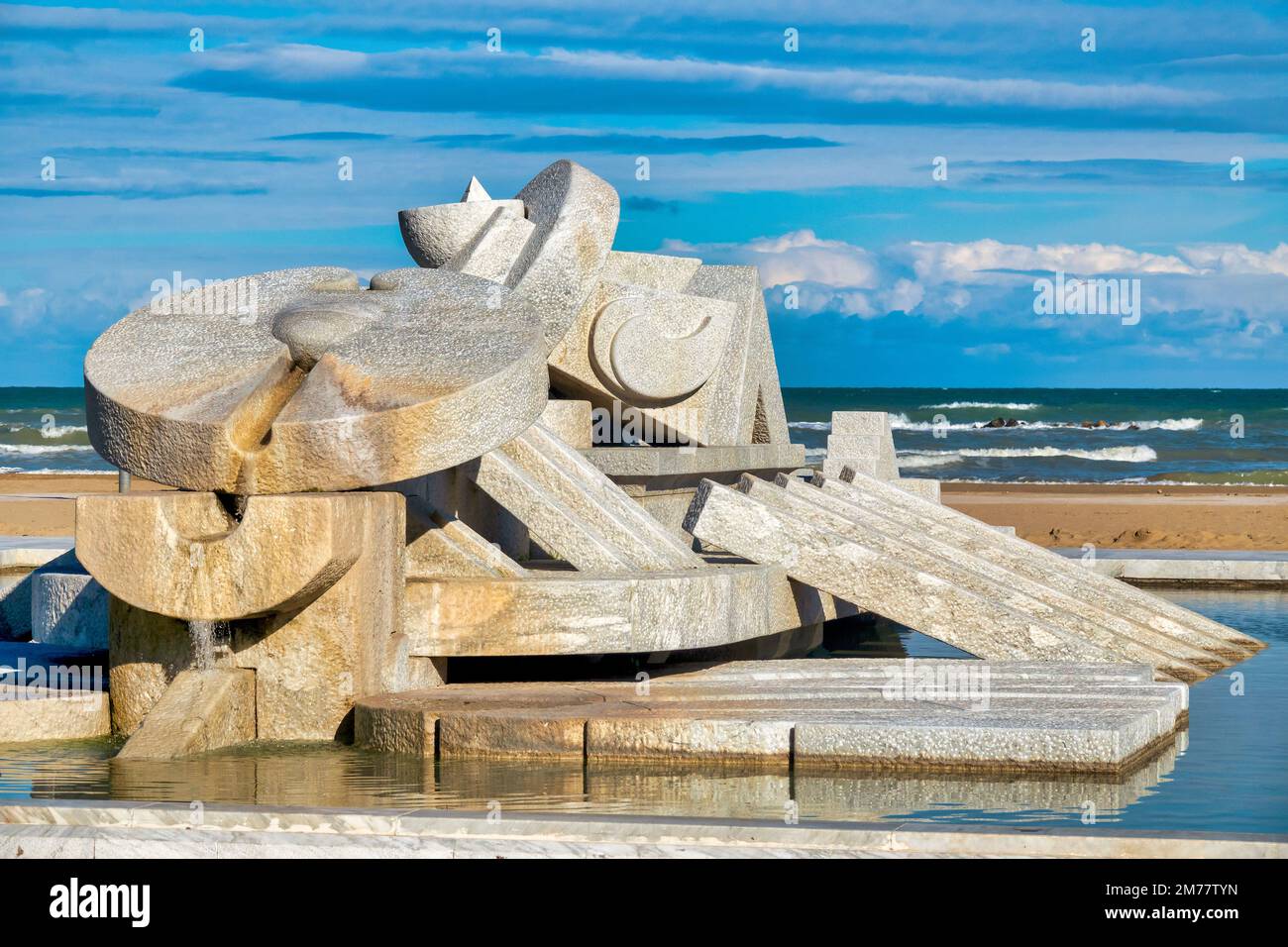 La Nave (das Boot) des italienischen Bildhauers Pietro Cascella, Pescara, Italien Stockfoto