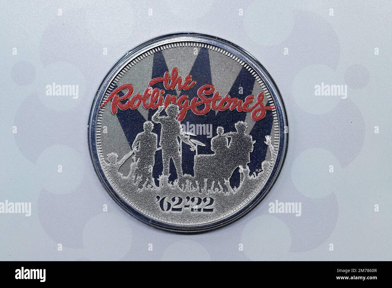 Eine £5-Euro-Gedenkmünze zur Feier des 60. Jahrestags der Rolling Stones. Herausgegeben von der Königlichen Münzanstalt 2022 Stockfoto