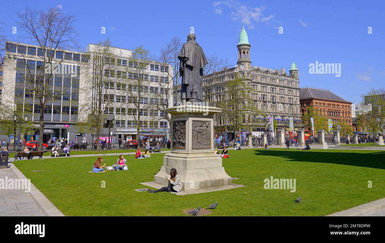 The Greens im Rathaus Belfast - BELFAST, Großbritannien - 25. APRIL 2022 Stockfoto