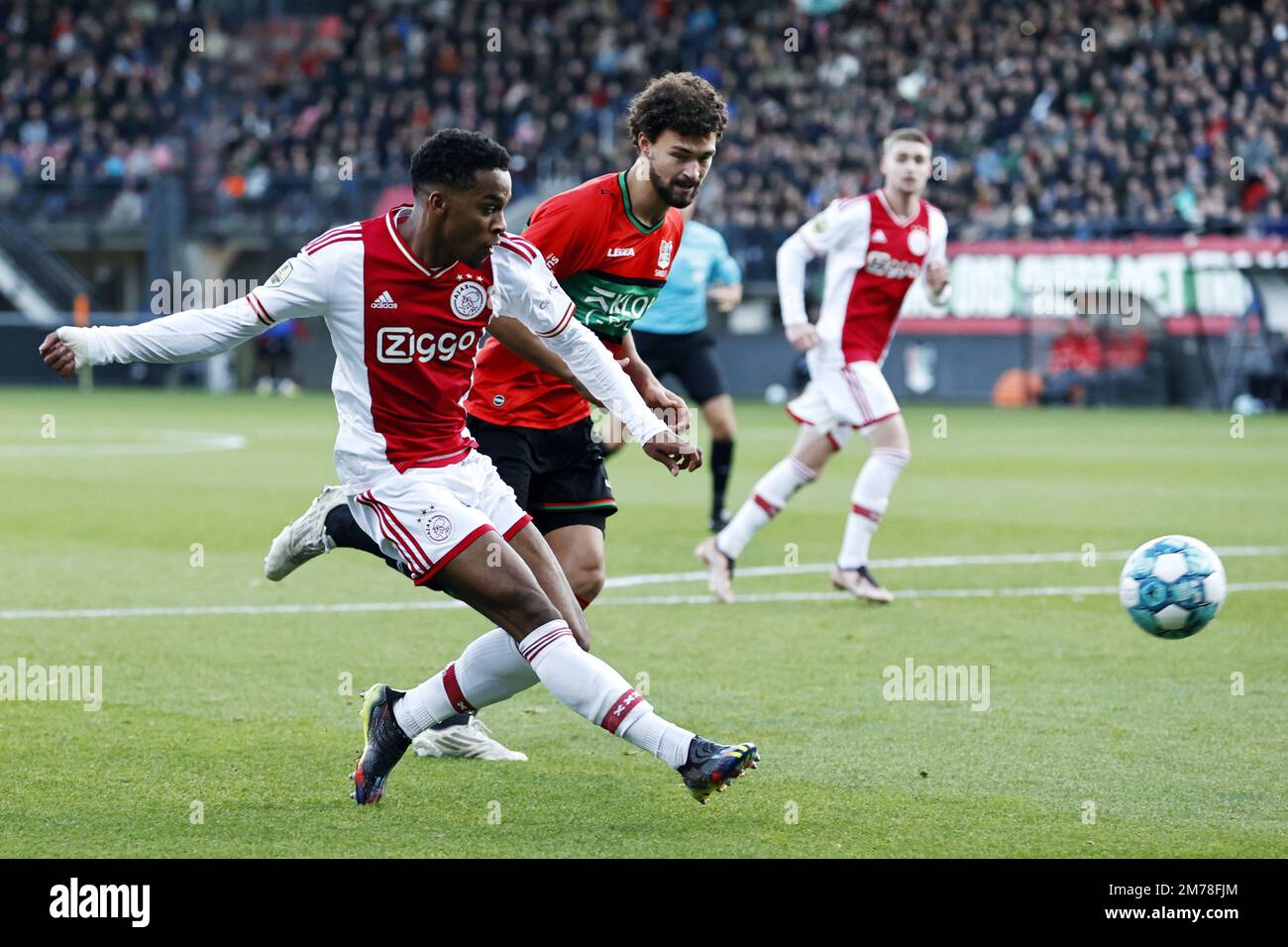 NIJMEGEN - (lr) Jurrien Timber von Ajax, Philippe Sandler von NEC ...