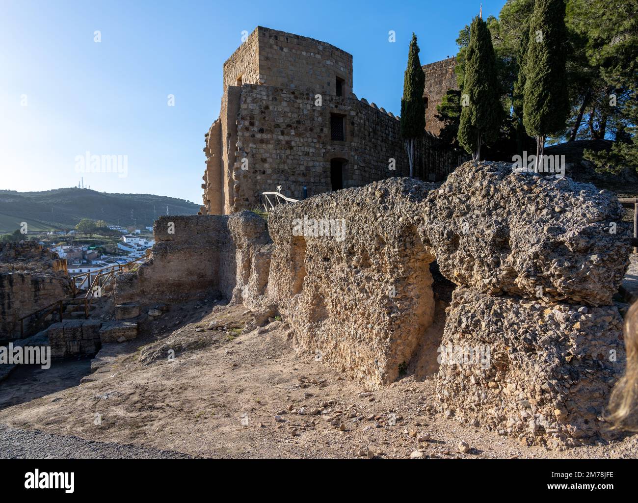 Die Überreste des antiken römischen Forts auf dem Gipfel der Alcazaba von Antequera in Andalusien, Spanien Stockfoto