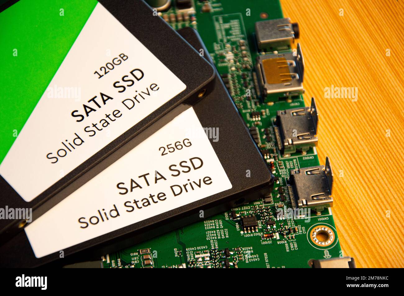 2,5-Zoll-SSD-Festplatten sind heutzutage sehr gefragt. Stockfoto